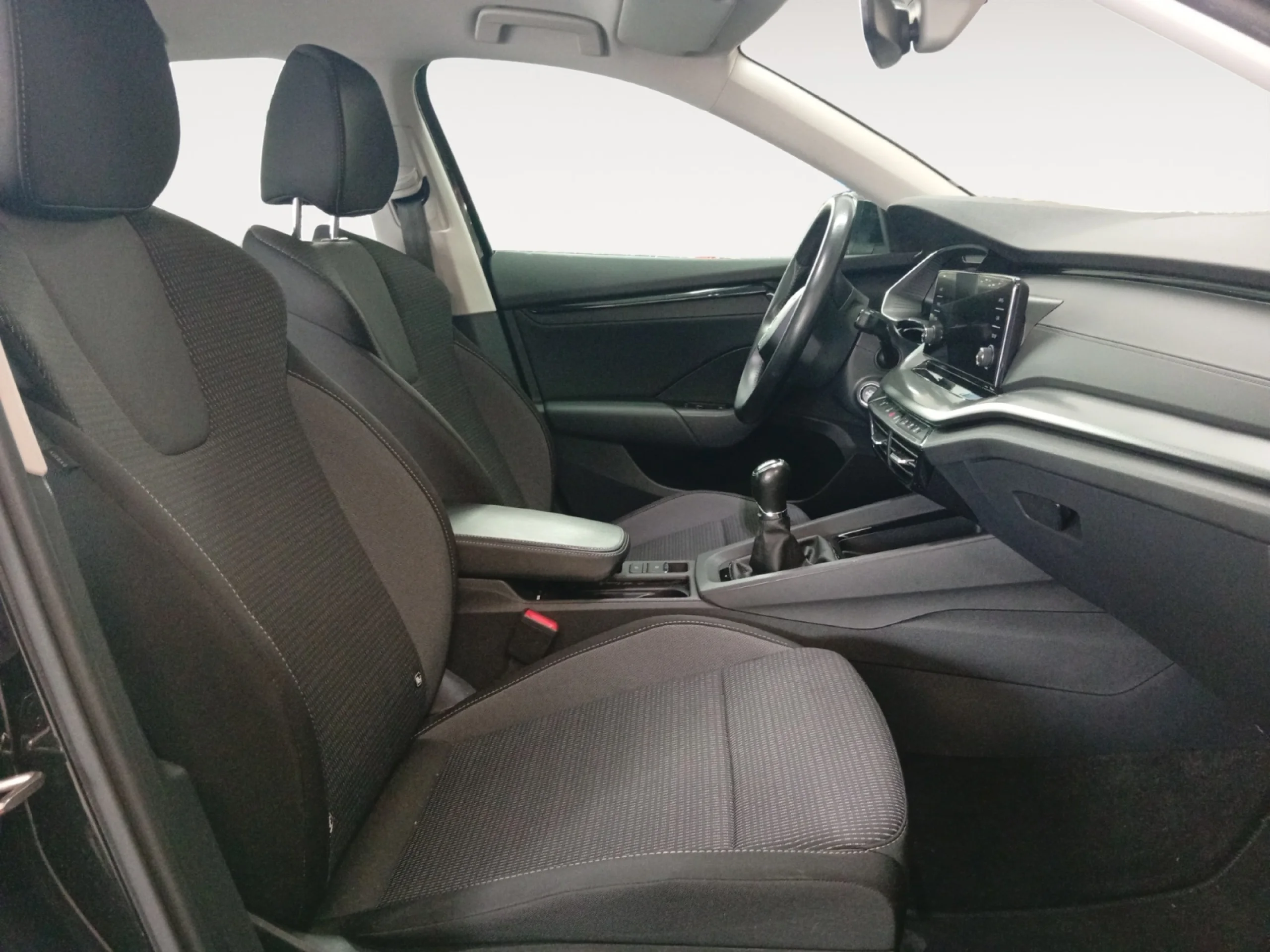SKODA OCTAVIA COMBI 2.0 TDI 85KW(115CV) MAN AMBITION - Foto 5