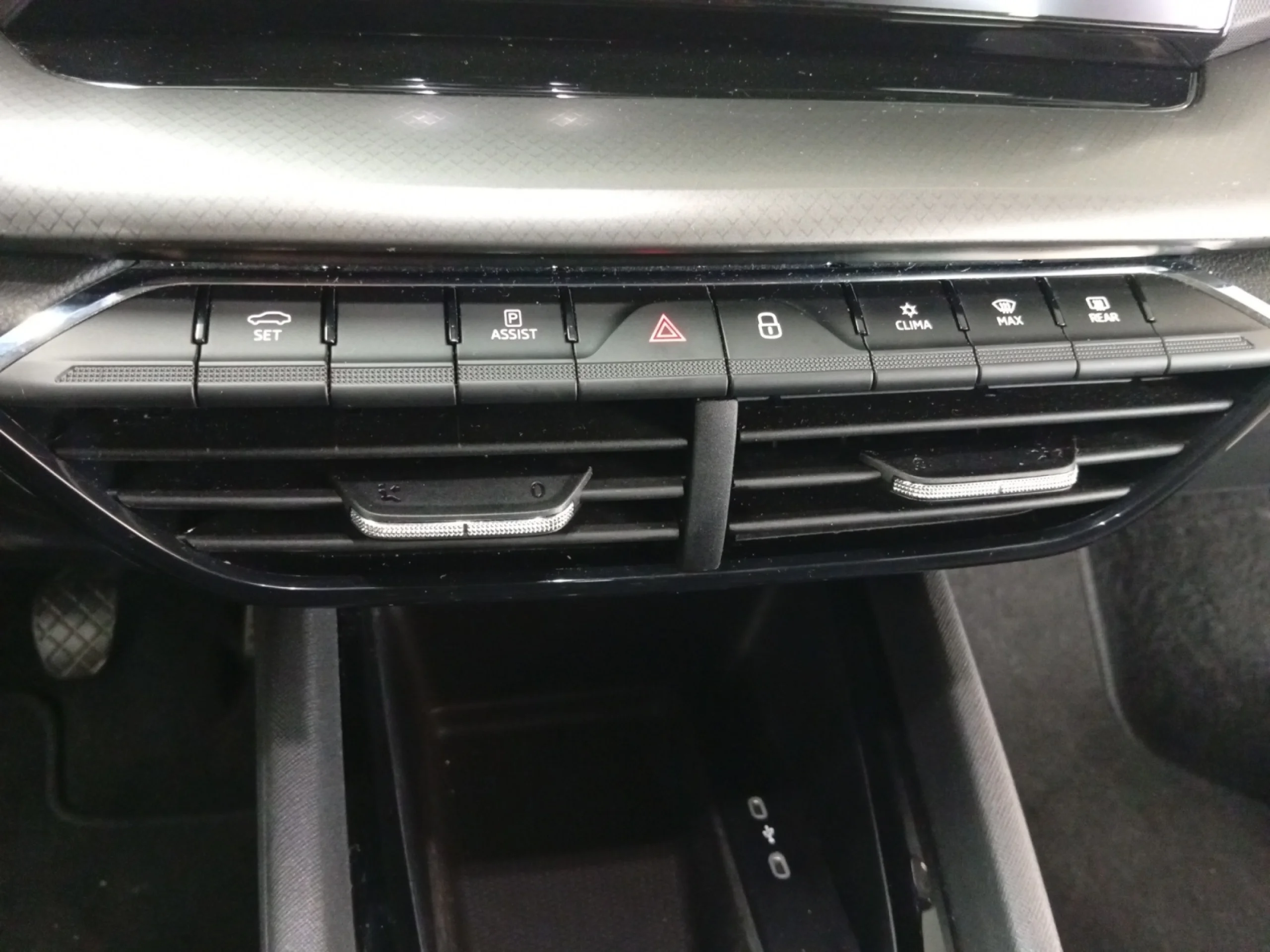 SKODA OCTAVIA COMBI 2.0 TDI 85KW(115CV) MAN AMBITION - Foto 12