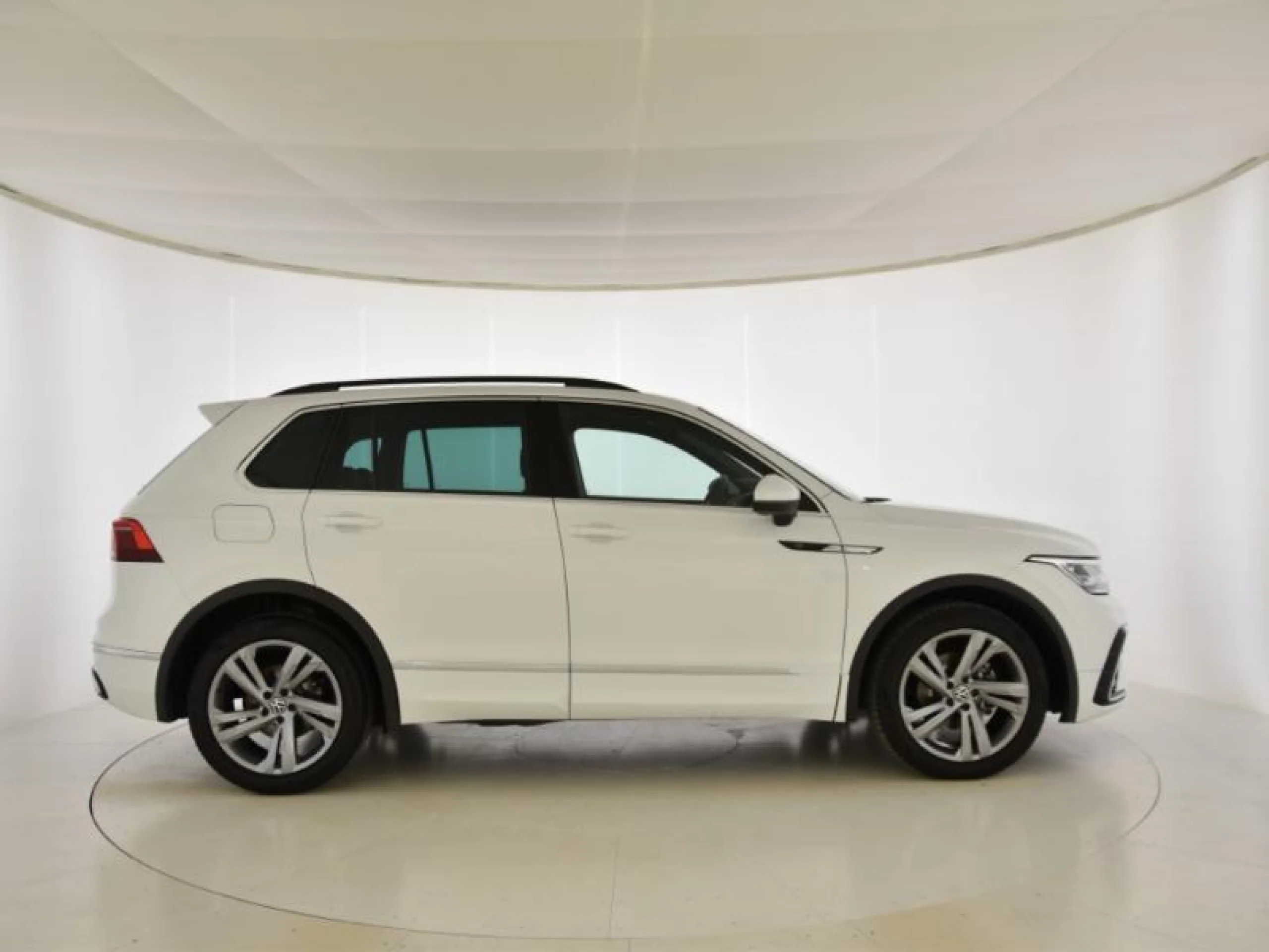 VOLKSWAGEN TIGUAN R LINE 2.0 TDI 110KW (150CV) - Foto 3