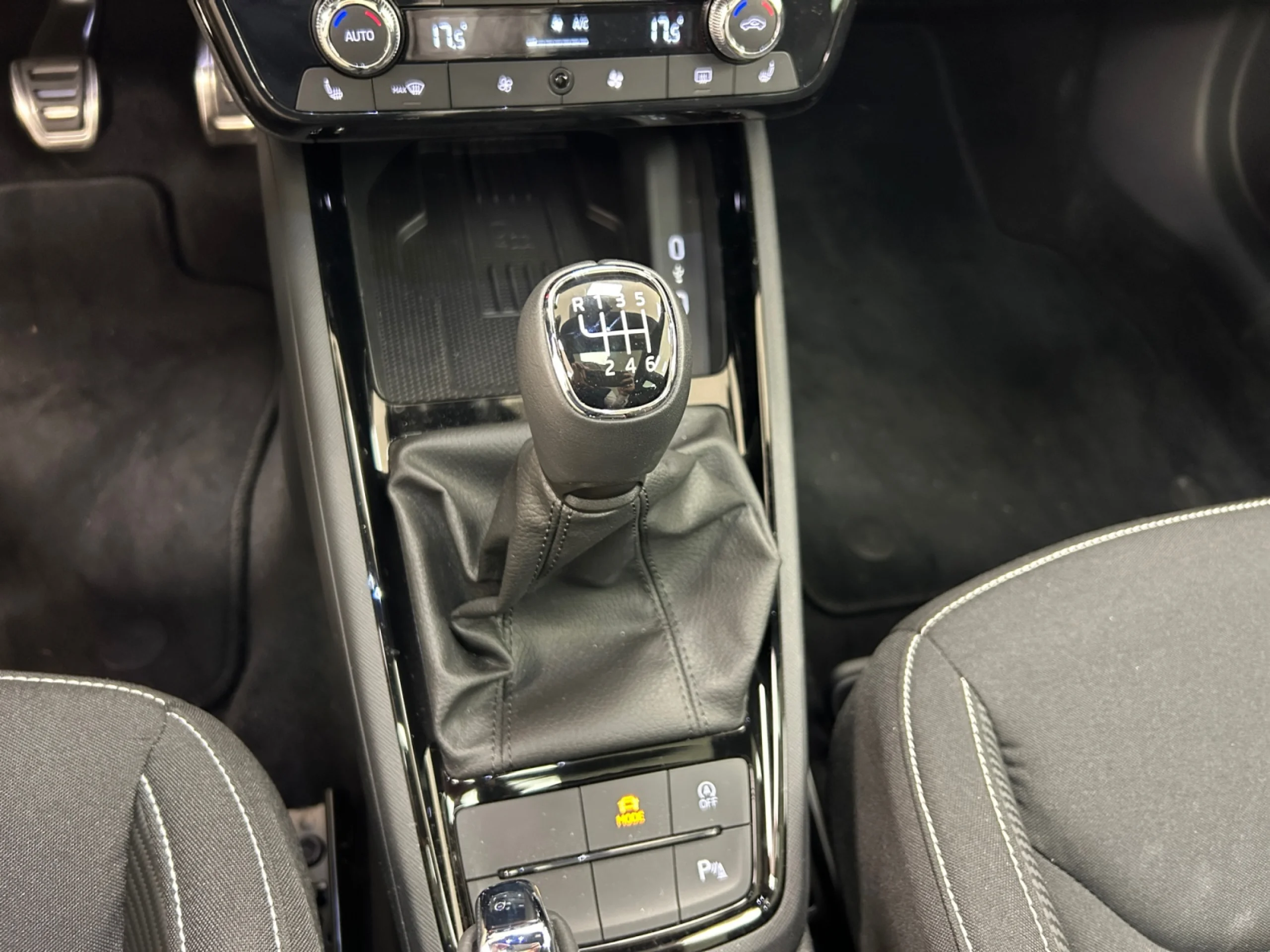 SKODA KAMIQ 1.5 TSI 110KW (150CV) MONTE CARLO - Foto 17