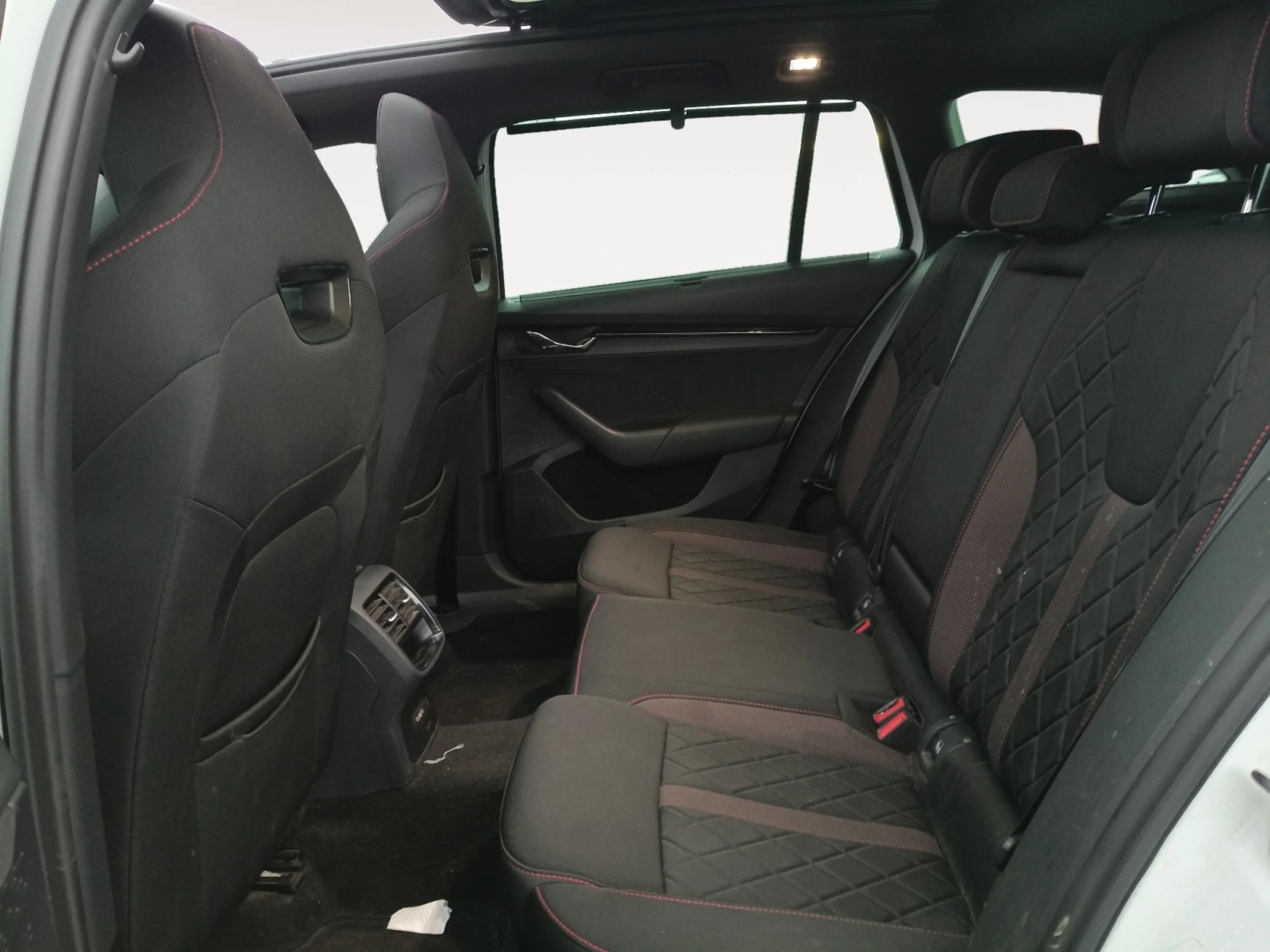 SKODA OCTAVIA COMBI 2.0 TSI 180KW (245CV) DSG RS - Foto 6