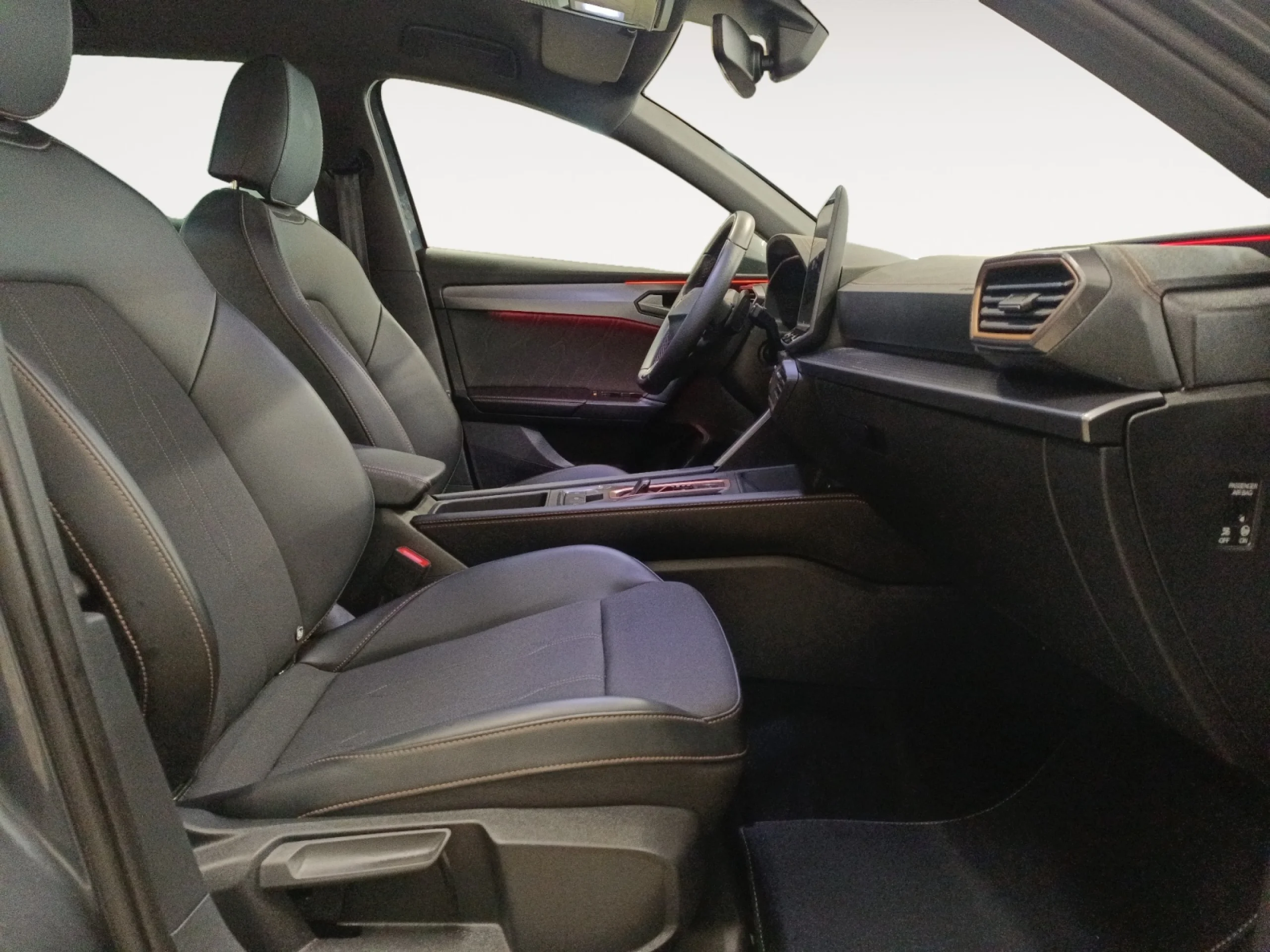 CUPRA LEON 1.5 ETSI 110KW (150CV) DSG - Foto 5