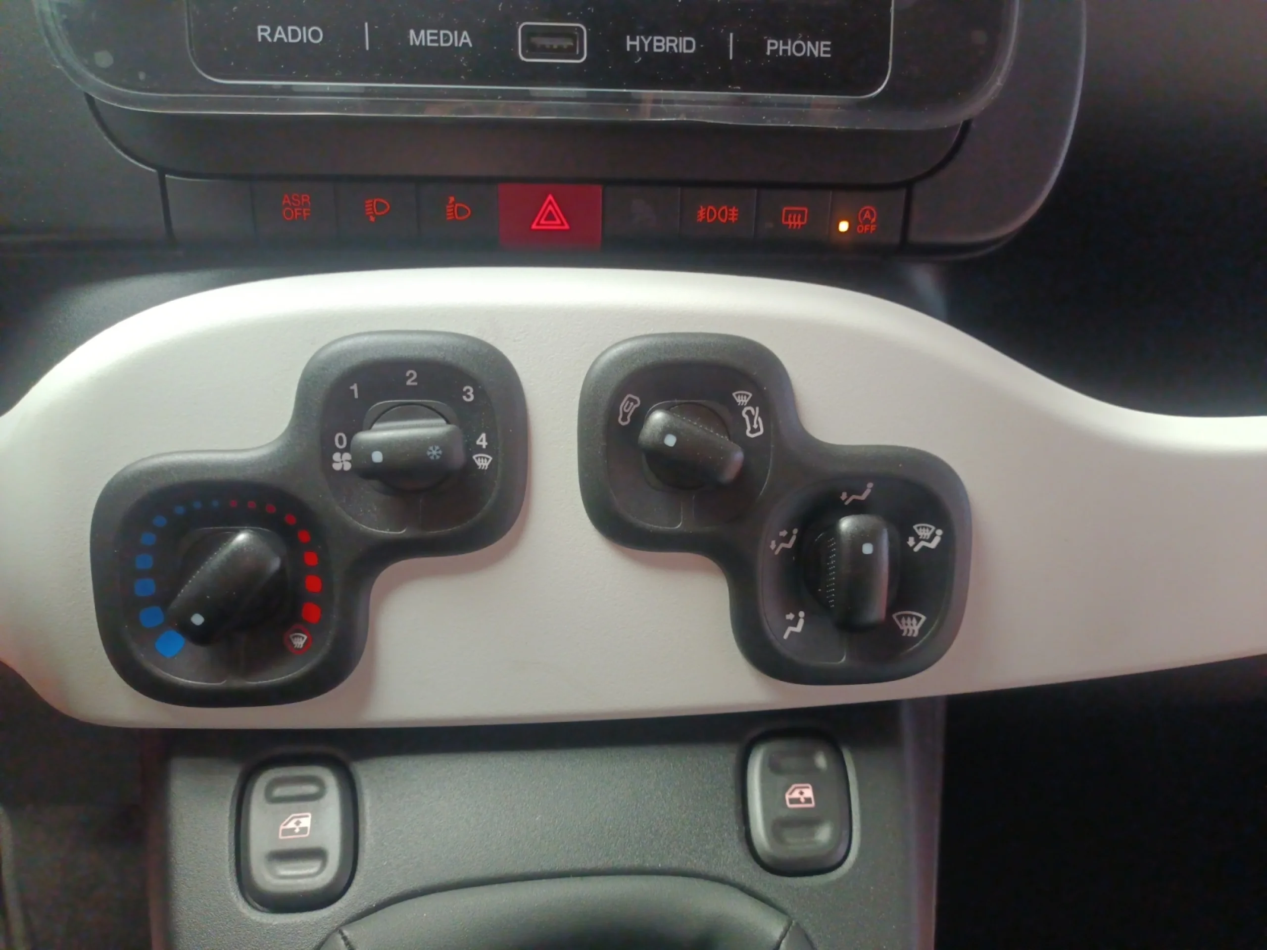 FIAT PANDA PANDINA 1.0 HYBRID 51KW (70CV) - Foto 13