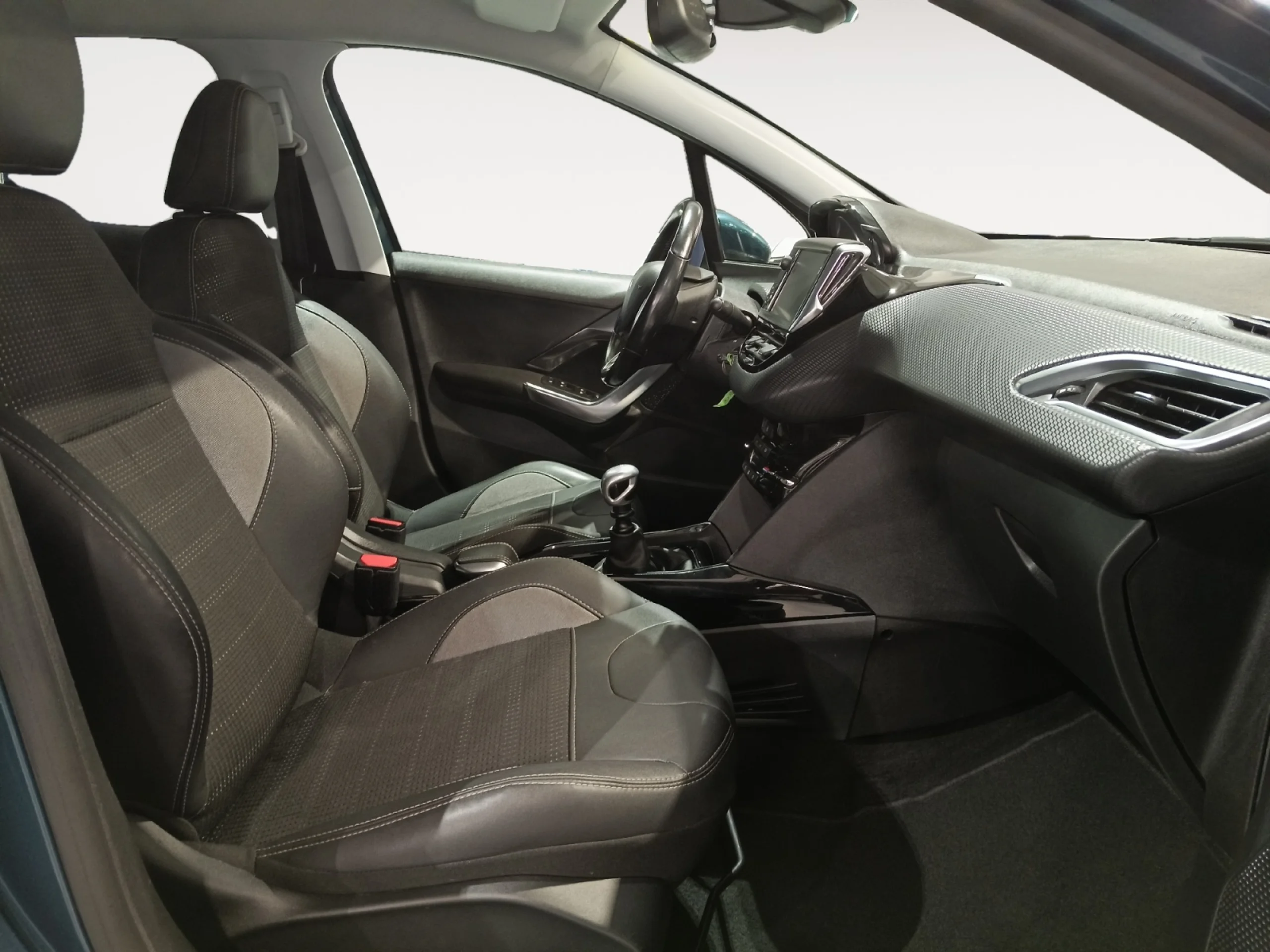 PEUGEOT 2008 ALLURE 1.6 BLUEHDI 88KW (120CV) S - Foto 5