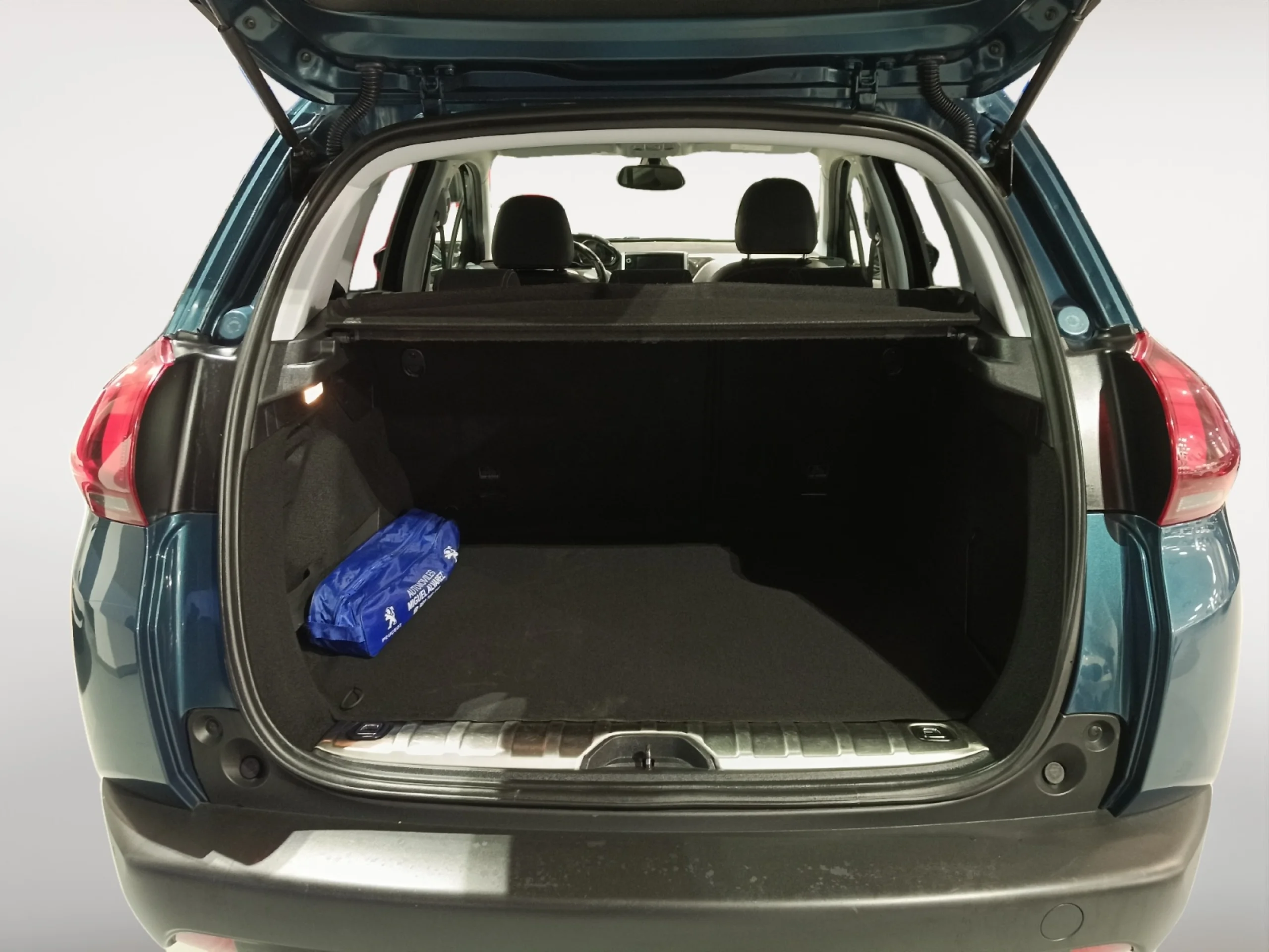 PEUGEOT 2008 ALLURE 1.6 BLUEHDI 88KW (120CV) S - Foto 7