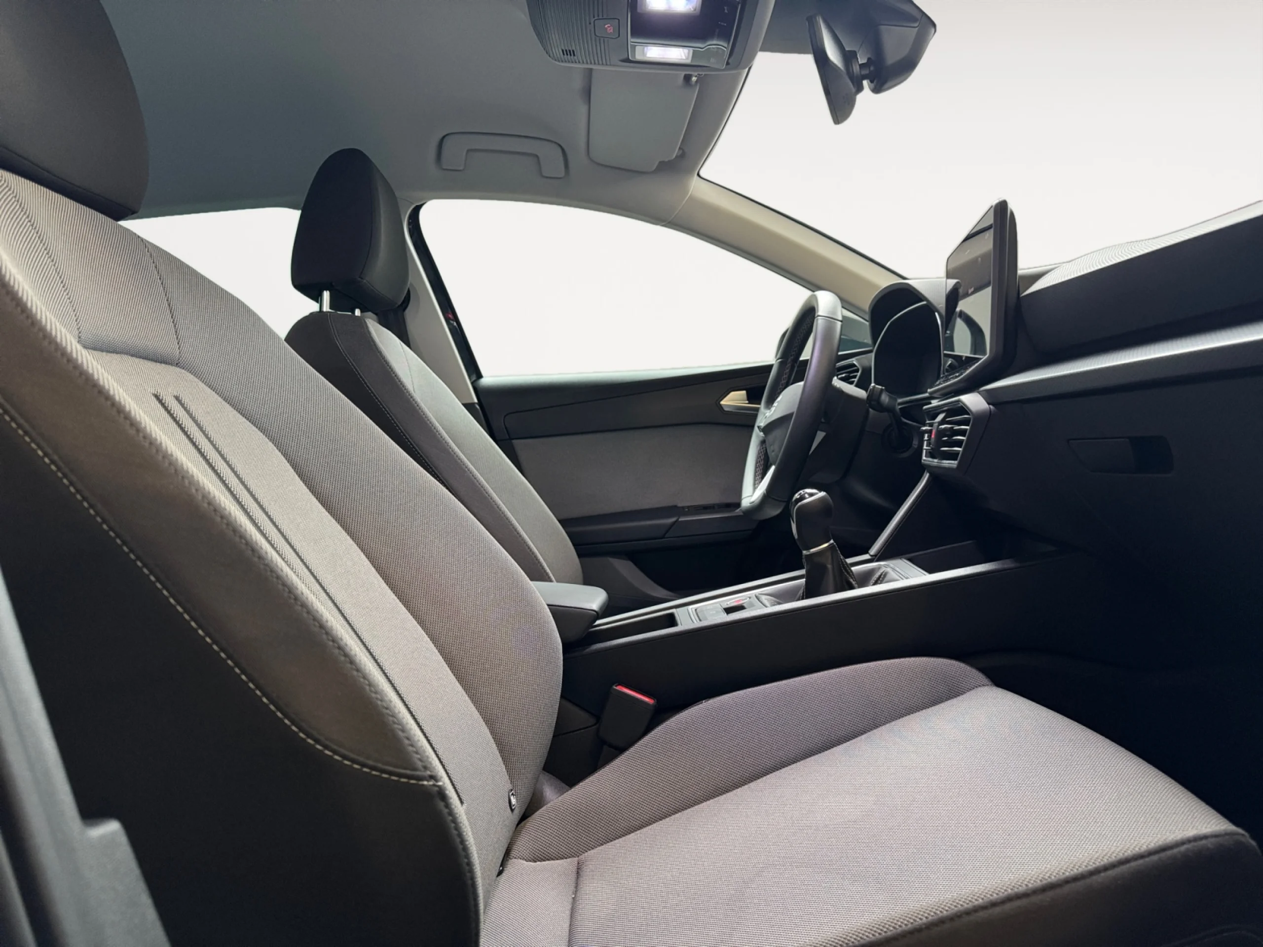 SEAT LEON SP 1.5 TSI 85KW STYLE 25 ANIVERSARIO - Foto 2