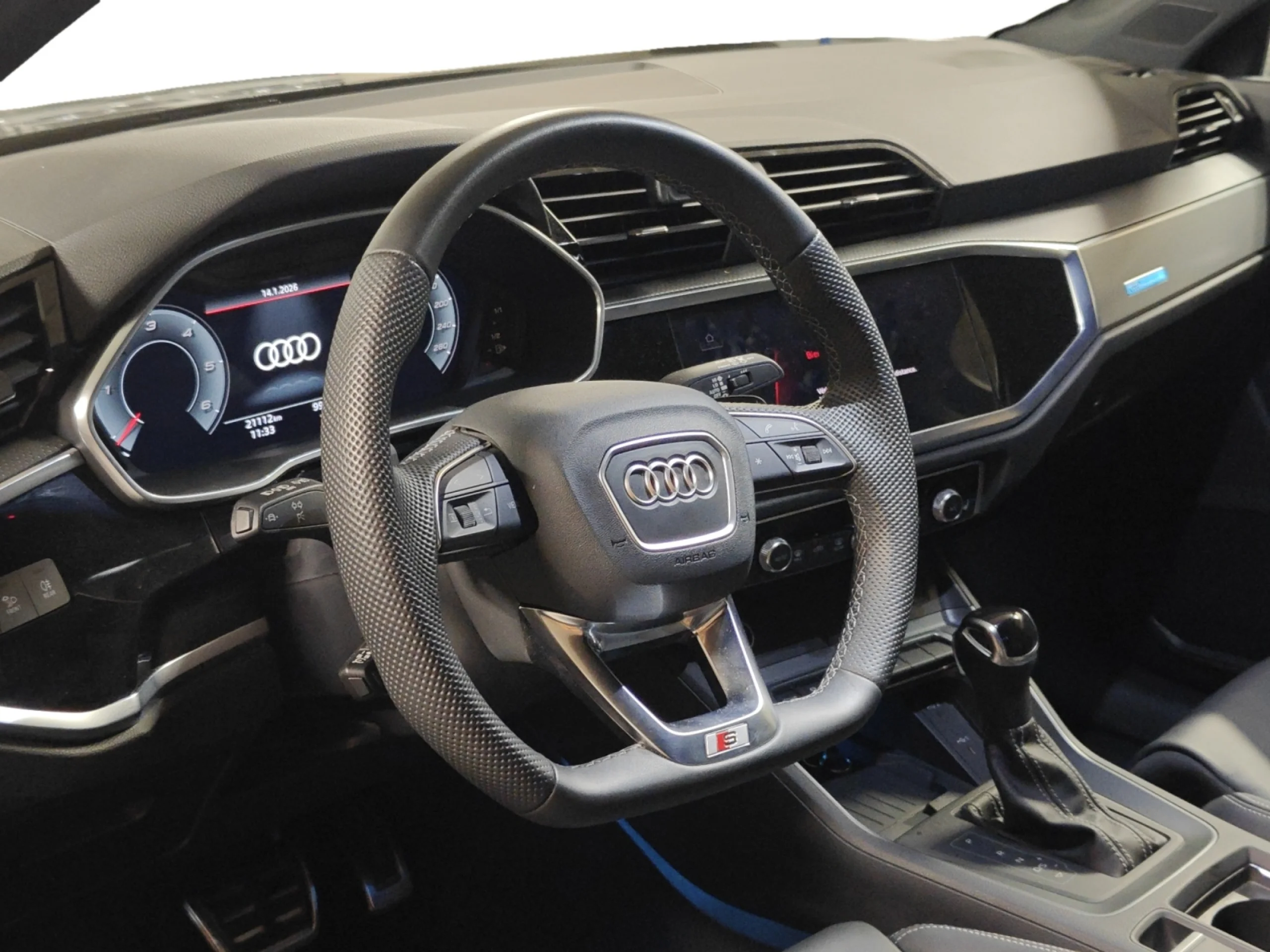 AUDI Q3 BLACK LINE 35 TDI 110KW (150CV) S TRONIC - Foto 9