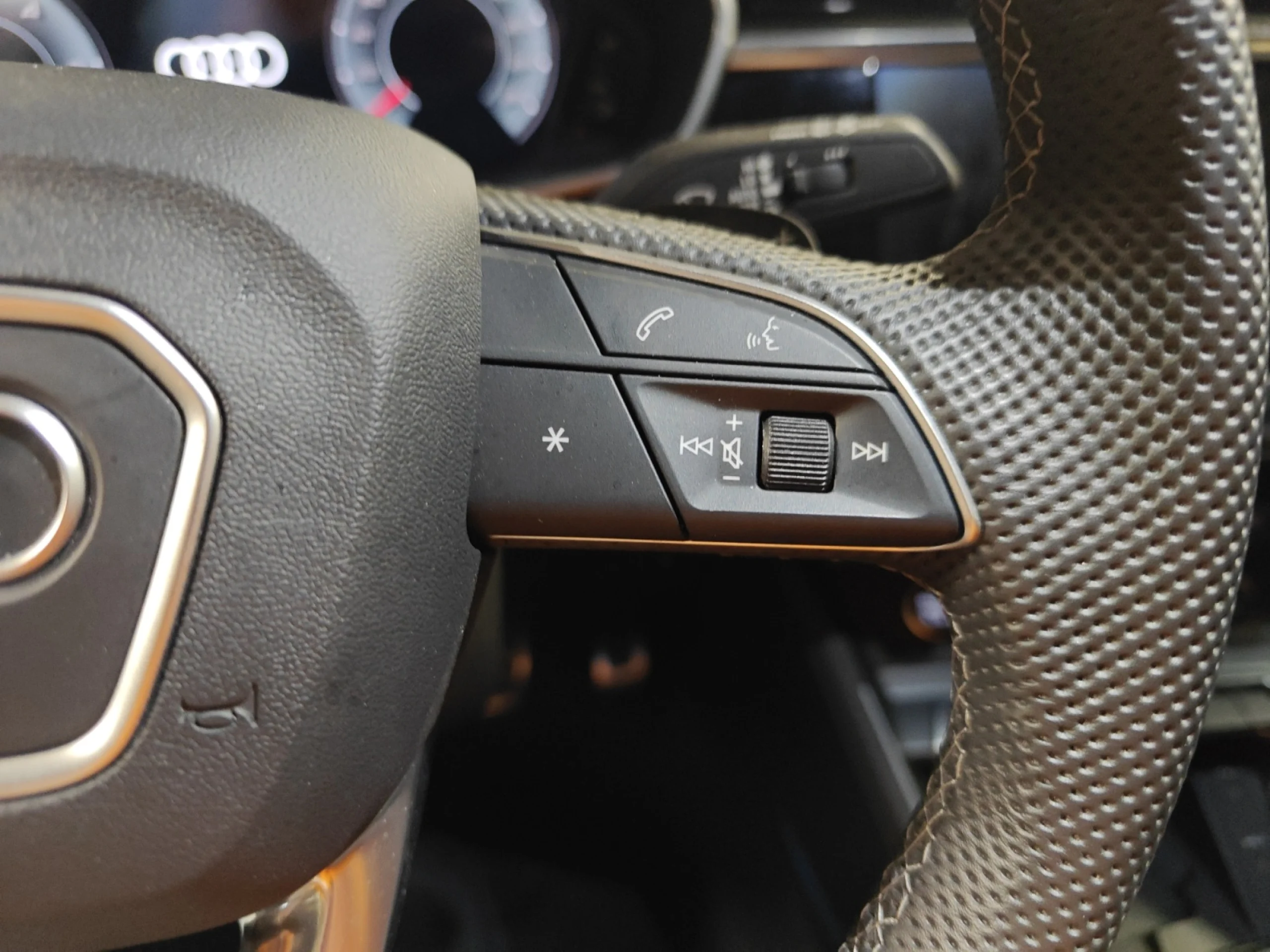 AUDI Q3 BLACK LINE 35 TDI 110KW (150CV) S TRONIC - Foto 10