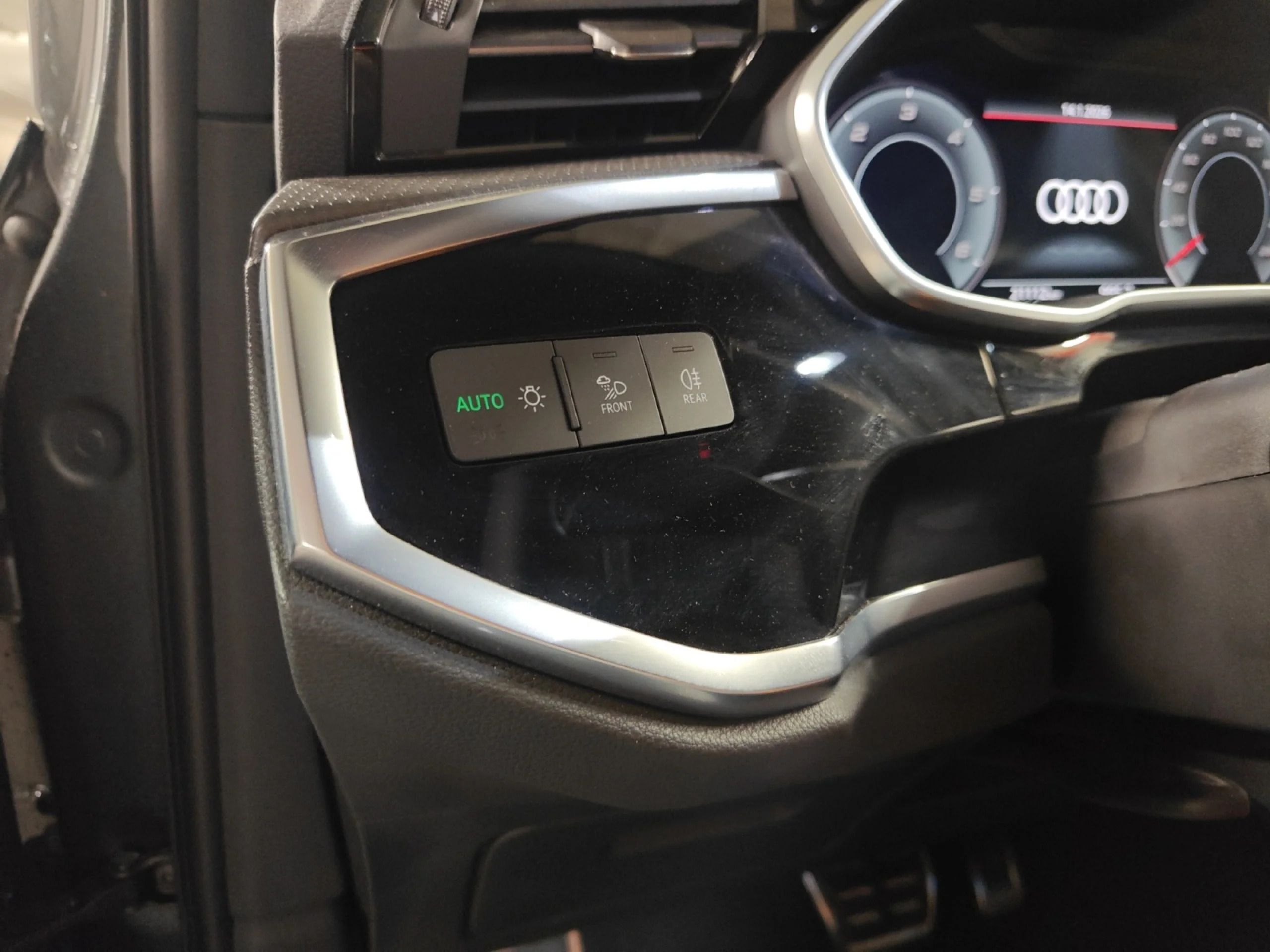 AUDI Q3 BLACK LINE 35 TDI 110KW (150CV) S TRONIC - Foto 12