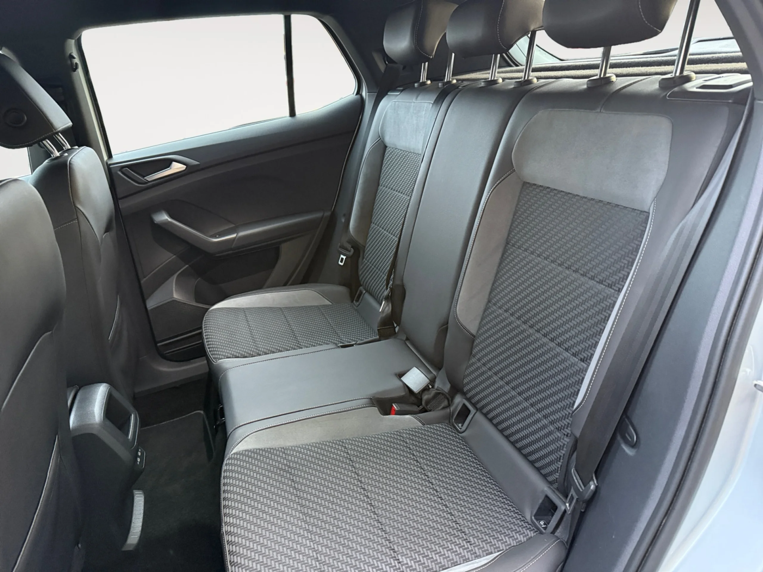 VOLKSWAGEN T CROSS SPORT 1.0 TSI 81KW (110CV) - Foto 6