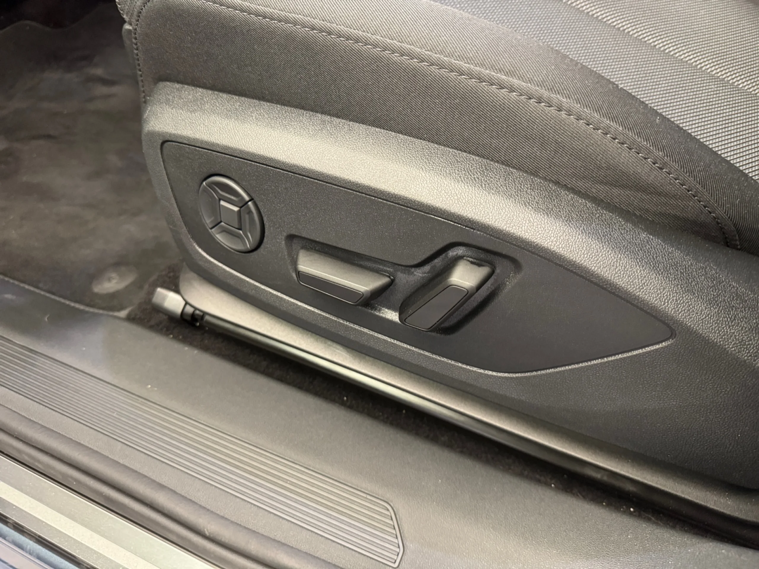 AUDI Q4 E TRON ADVANCED 40 E TRON 150KW 63KWH - Foto 8