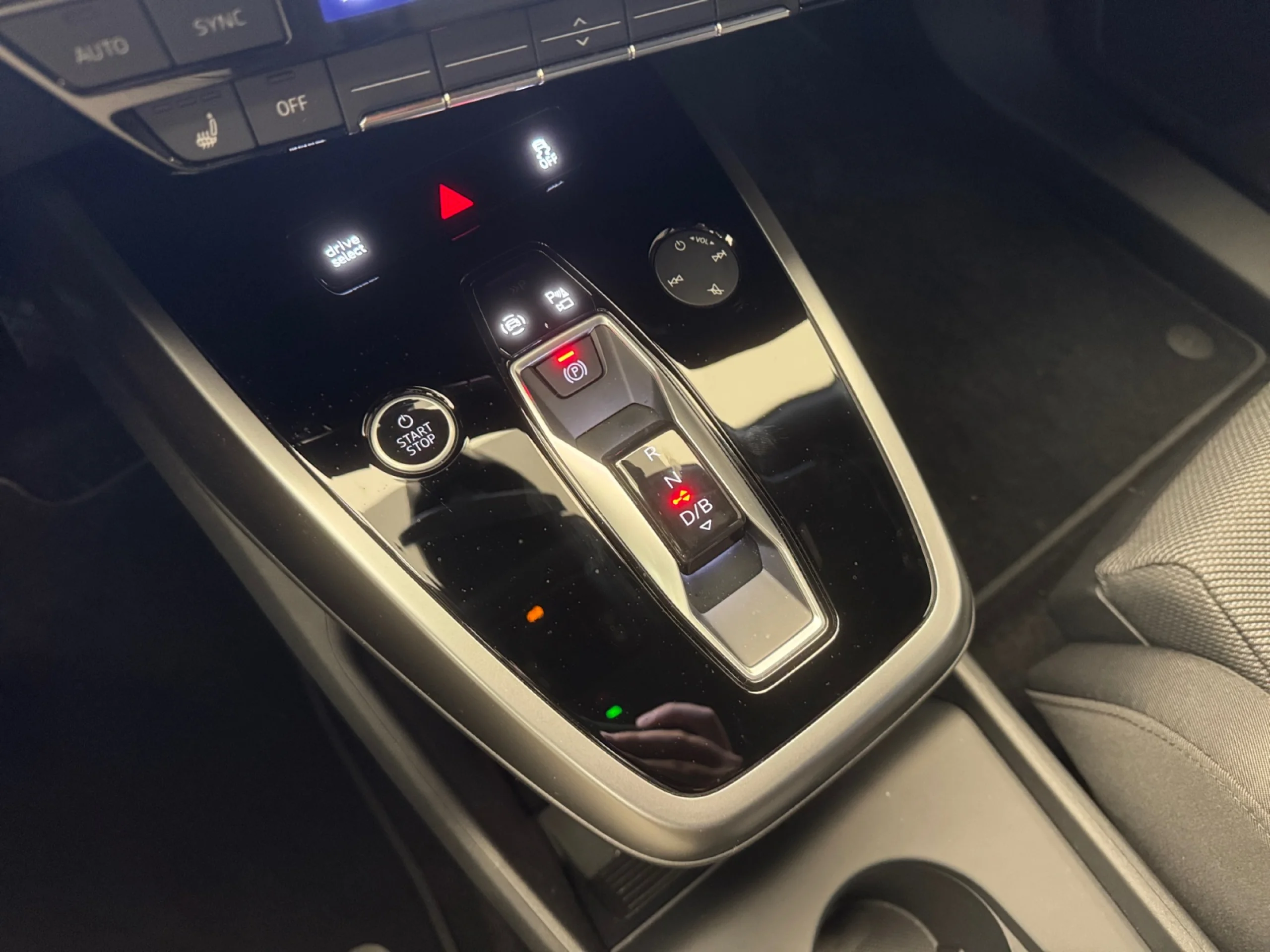 AUDI Q4 E TRON ADVANCED 40 E TRON 150KW 63KWH - Foto 10