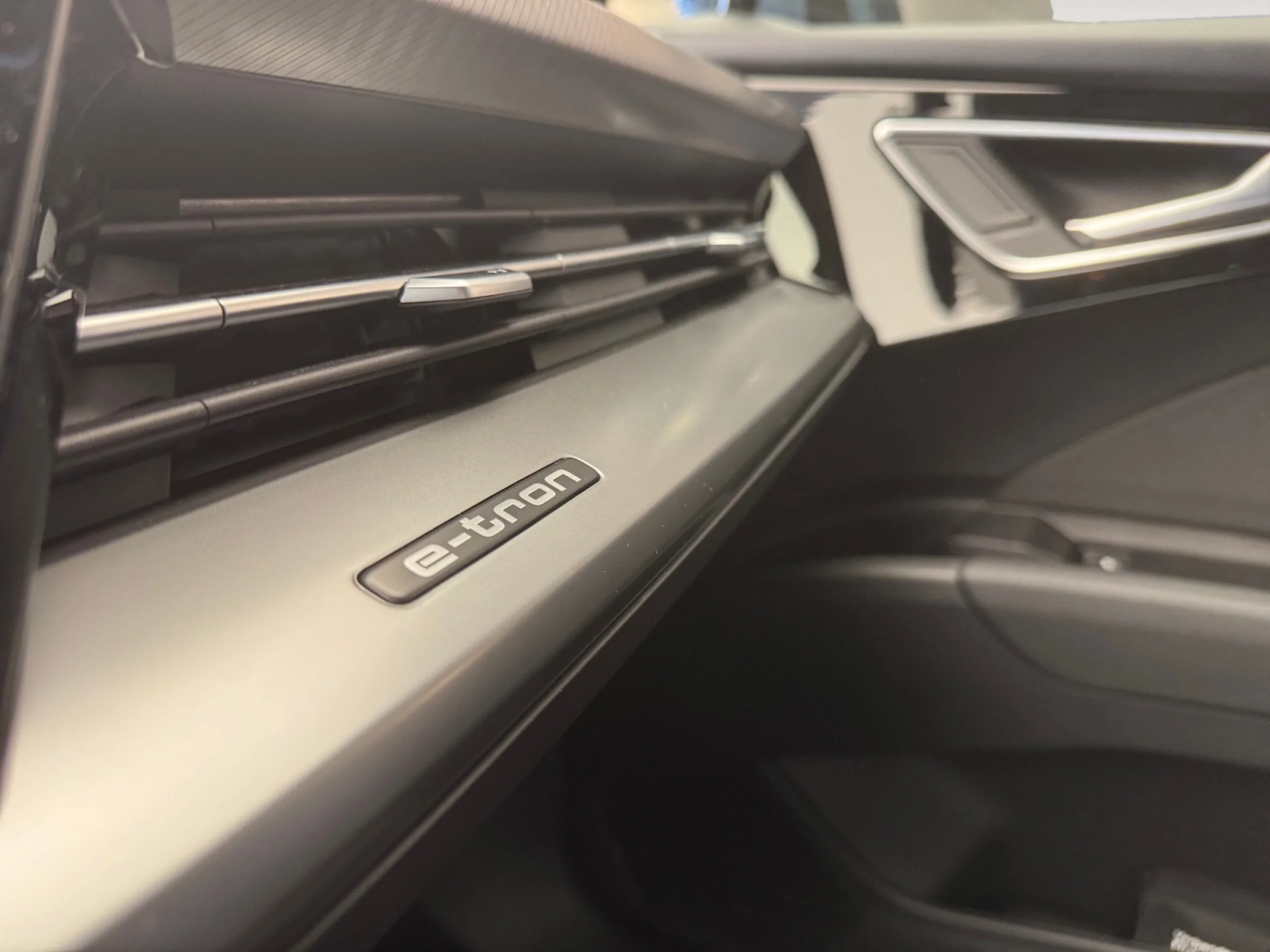 AUDI Q4 E TRON ADVANCED 40 E TRON 150KW 63KWH - Foto 11