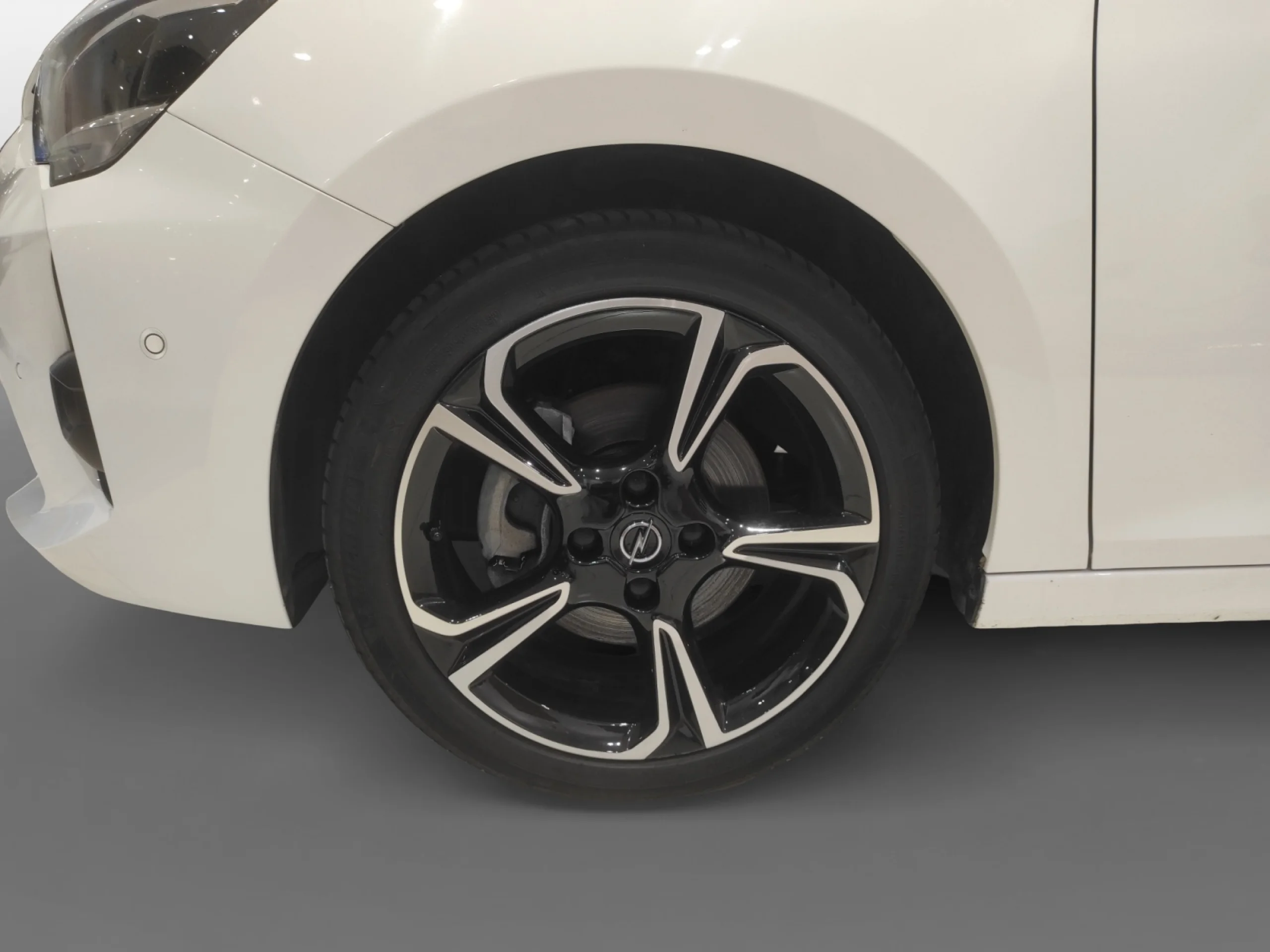 OPEL CORSA 1.2T XHT 96KW (130CV) GS LINE AUTO - Foto 9