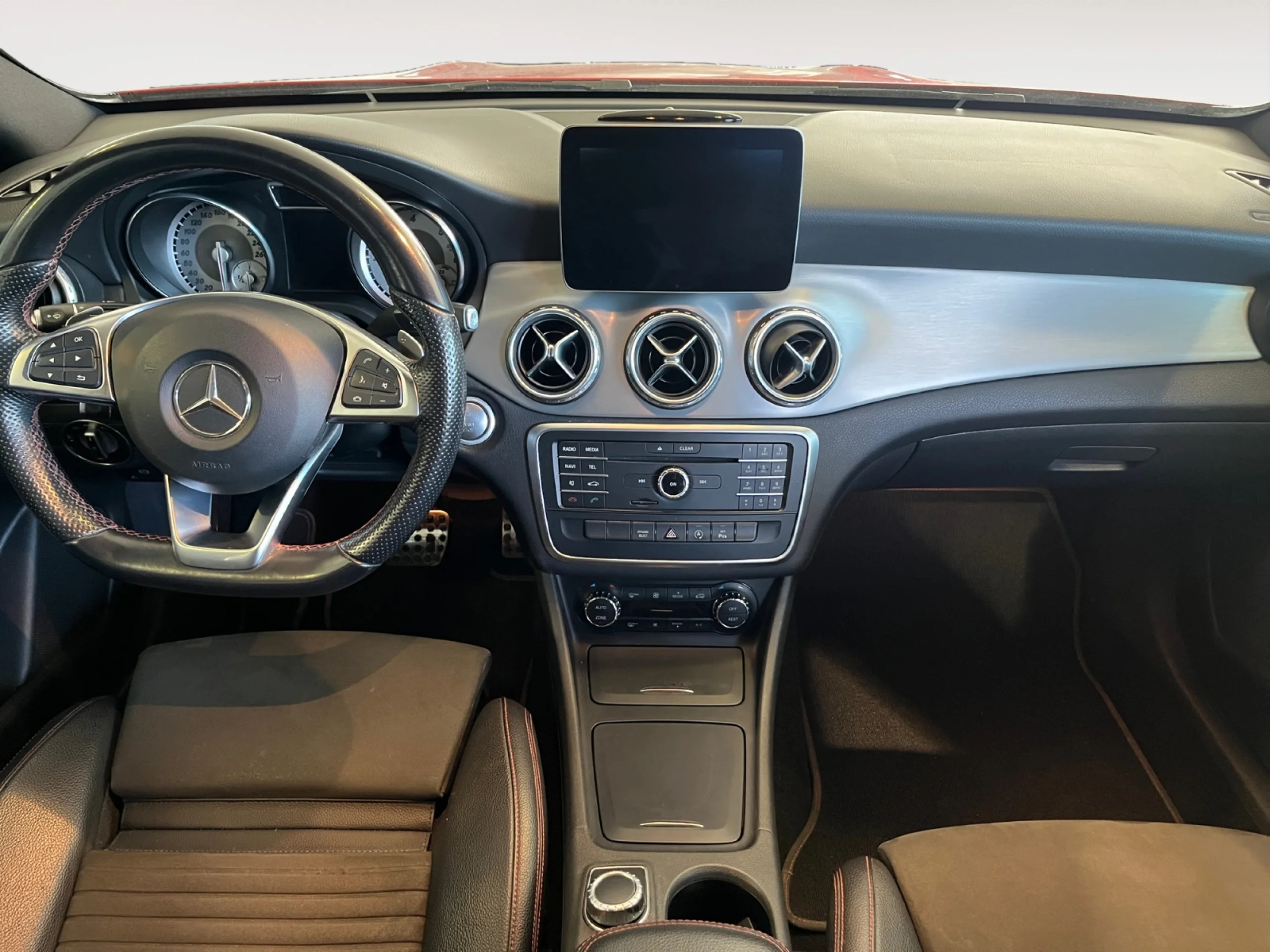 MERCEDES-BENZ Clase gla GLA 220 D AMG LINE - Foto 4