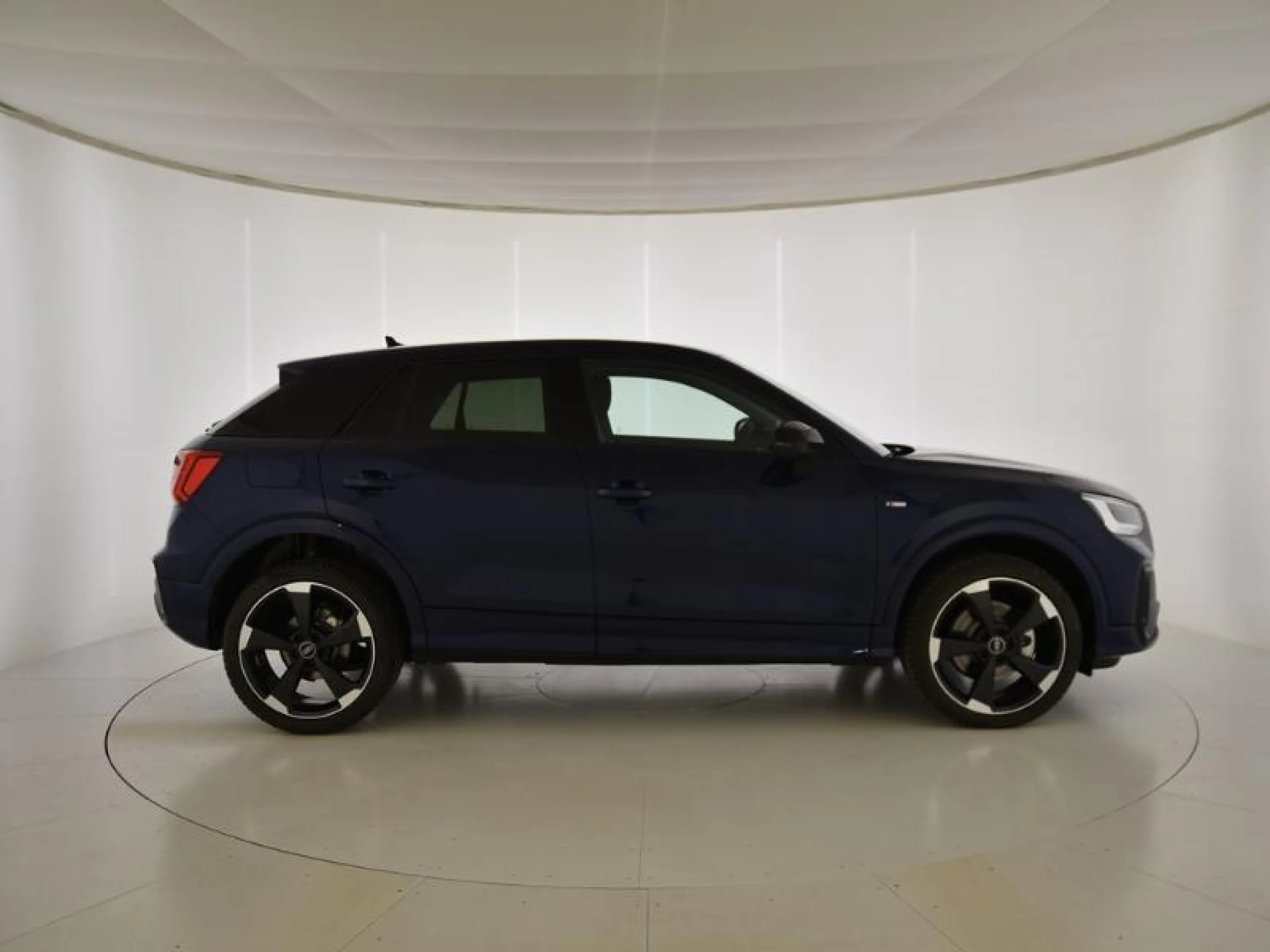 AUDI Q2 BLACK LINE 35 TDI 110KW (150CV) S TRONIC - Foto 3