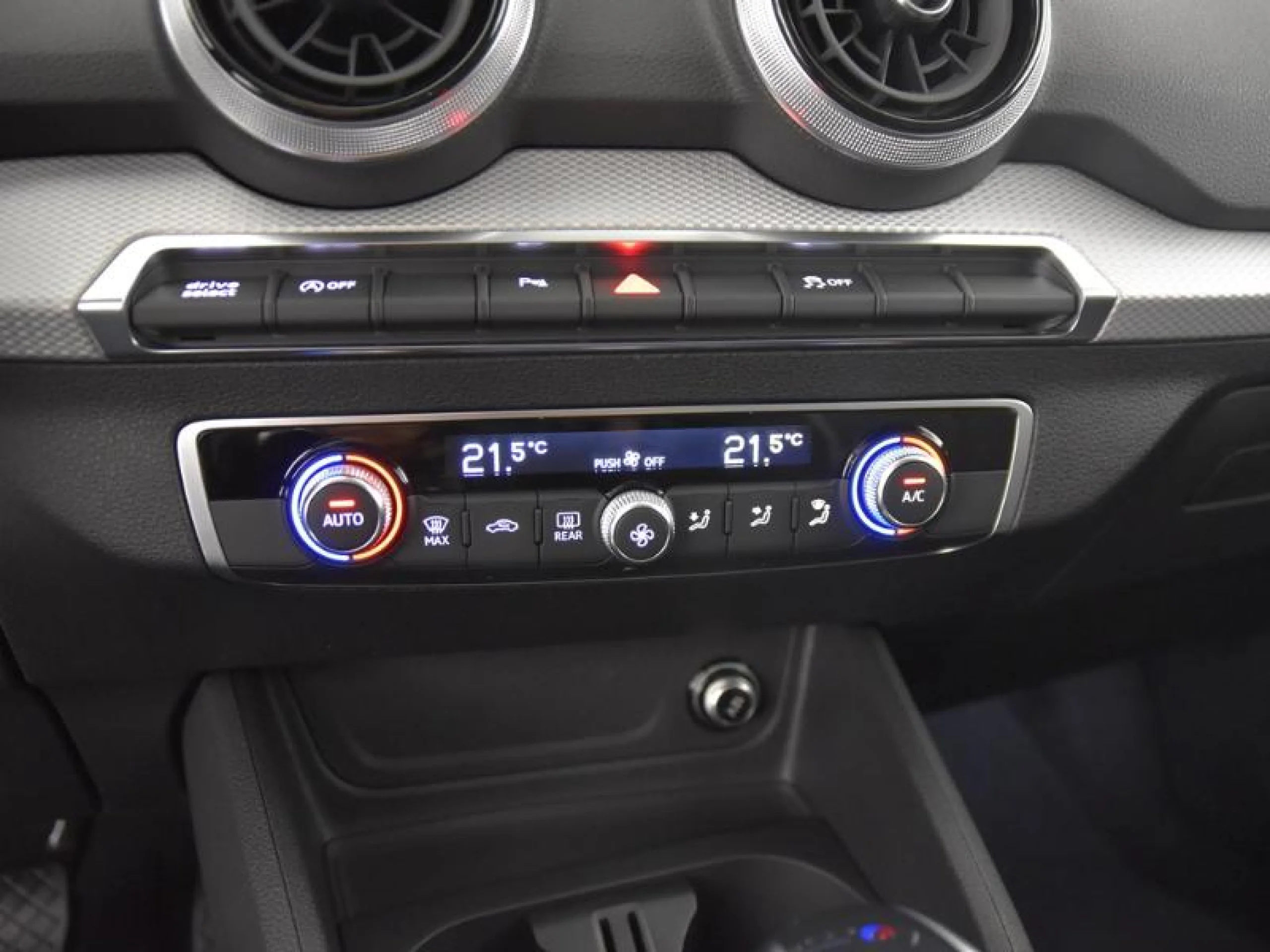 AUDI Q2 BLACK LINE 35 TDI 110KW (150CV) S TRONIC - Foto 12