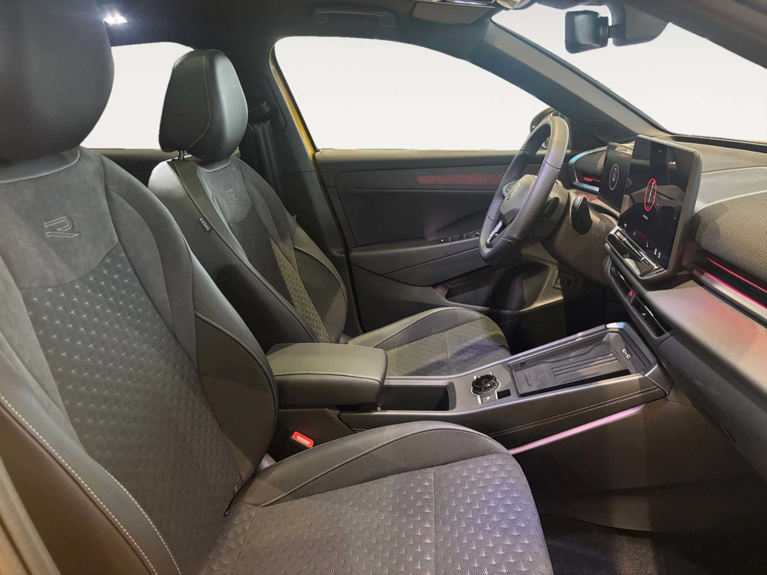 VOLKSWAGEN T ROC T ROC R LINE 1.5 ETSI 110 KW (150 CV)  AUTOMÁTICO DSG 7 VEL. - Foto 5