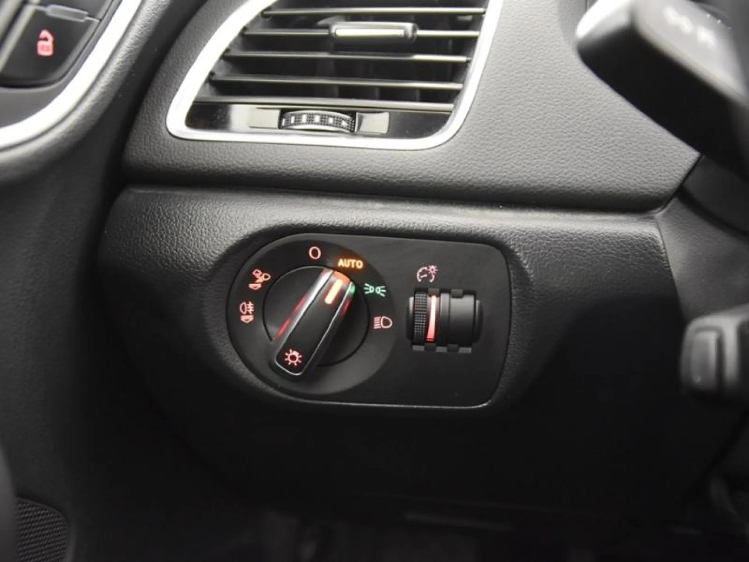 AUDI Q3 DESIGN EDITION 2.0 TDI 150CV - Foto 18