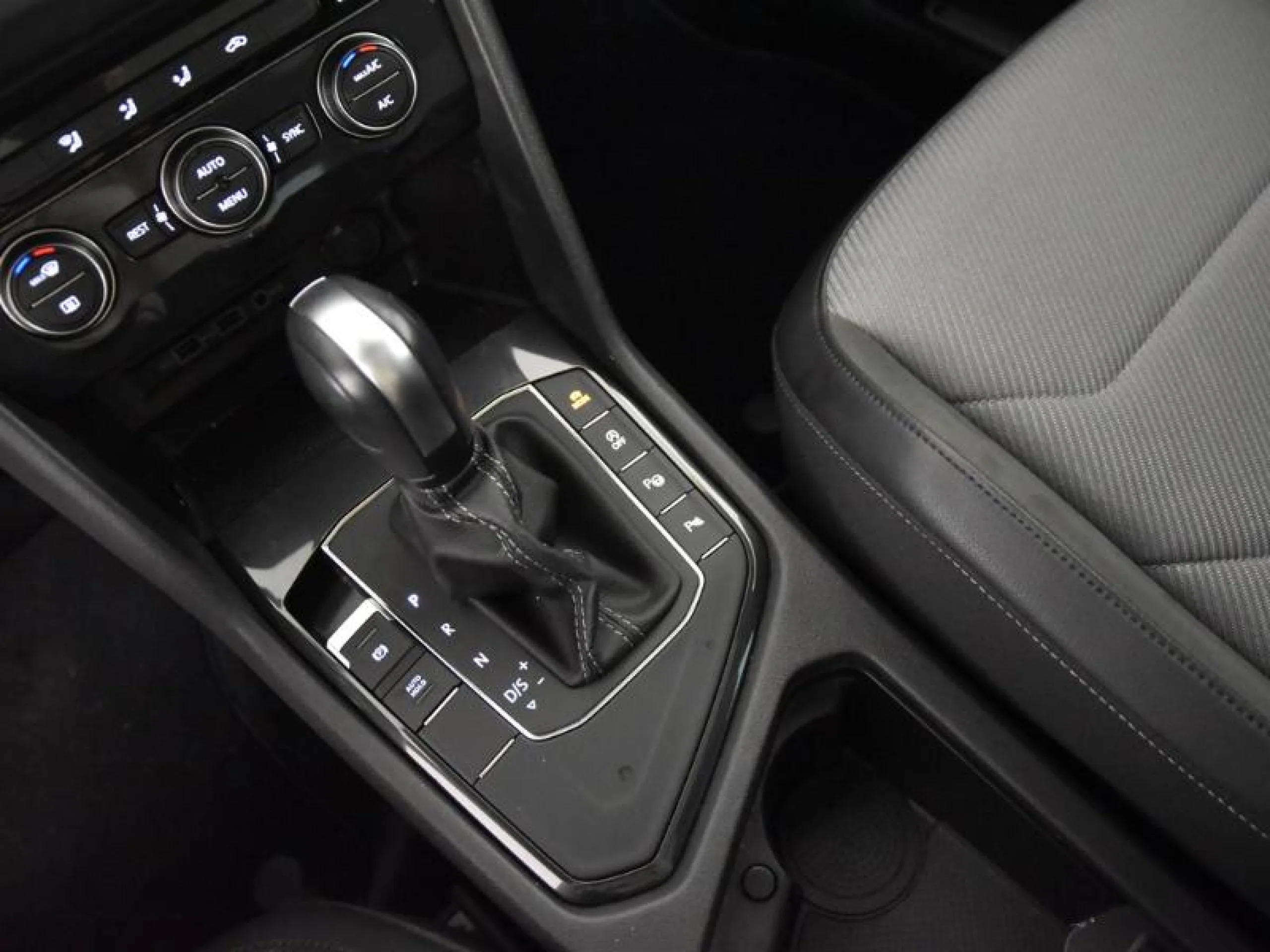 VOLKSWAGEN TIGUAN SPORT 2.0 TDI 110KW (150CV) DSG - Foto 11