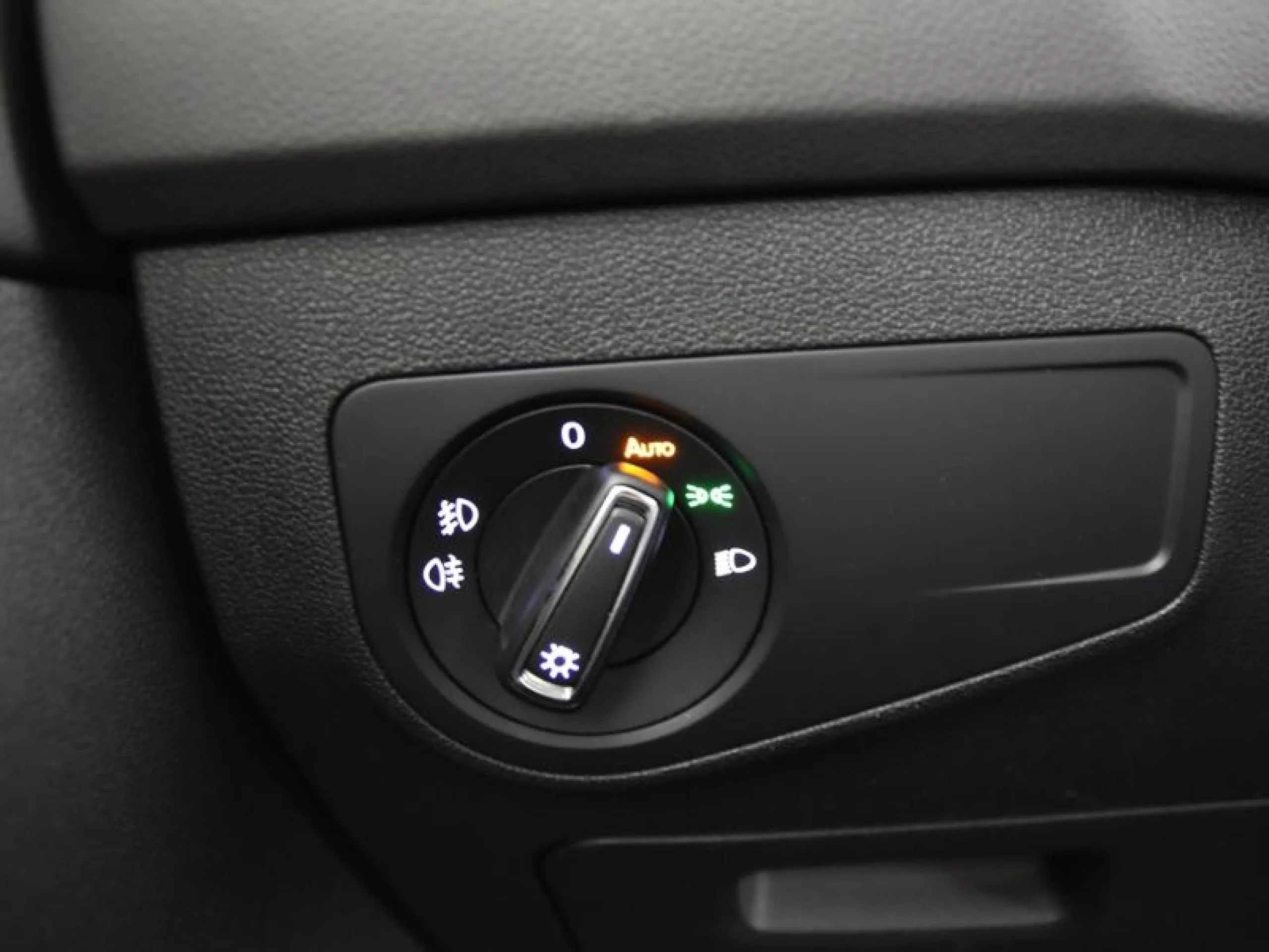 VOLKSWAGEN TIGUAN SPORT 2.0 TDI 110KW (150CV) DSG - Foto 18