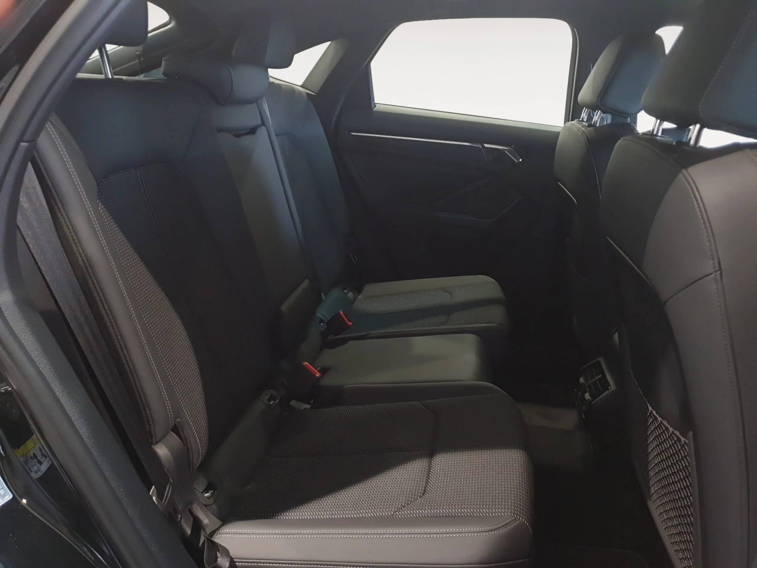 AUDI Q3 SPORTBACK 35 TFSI 110KW(150CV) S TRONIC BLACK LINE - Foto 8