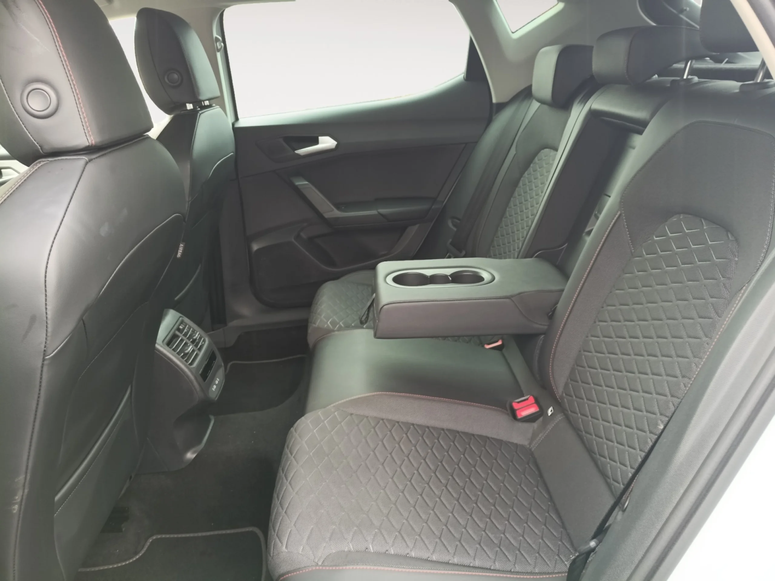 SEAT LEON 2.0 TDI 110KW DSG 7 S&S FR XS - Foto 6