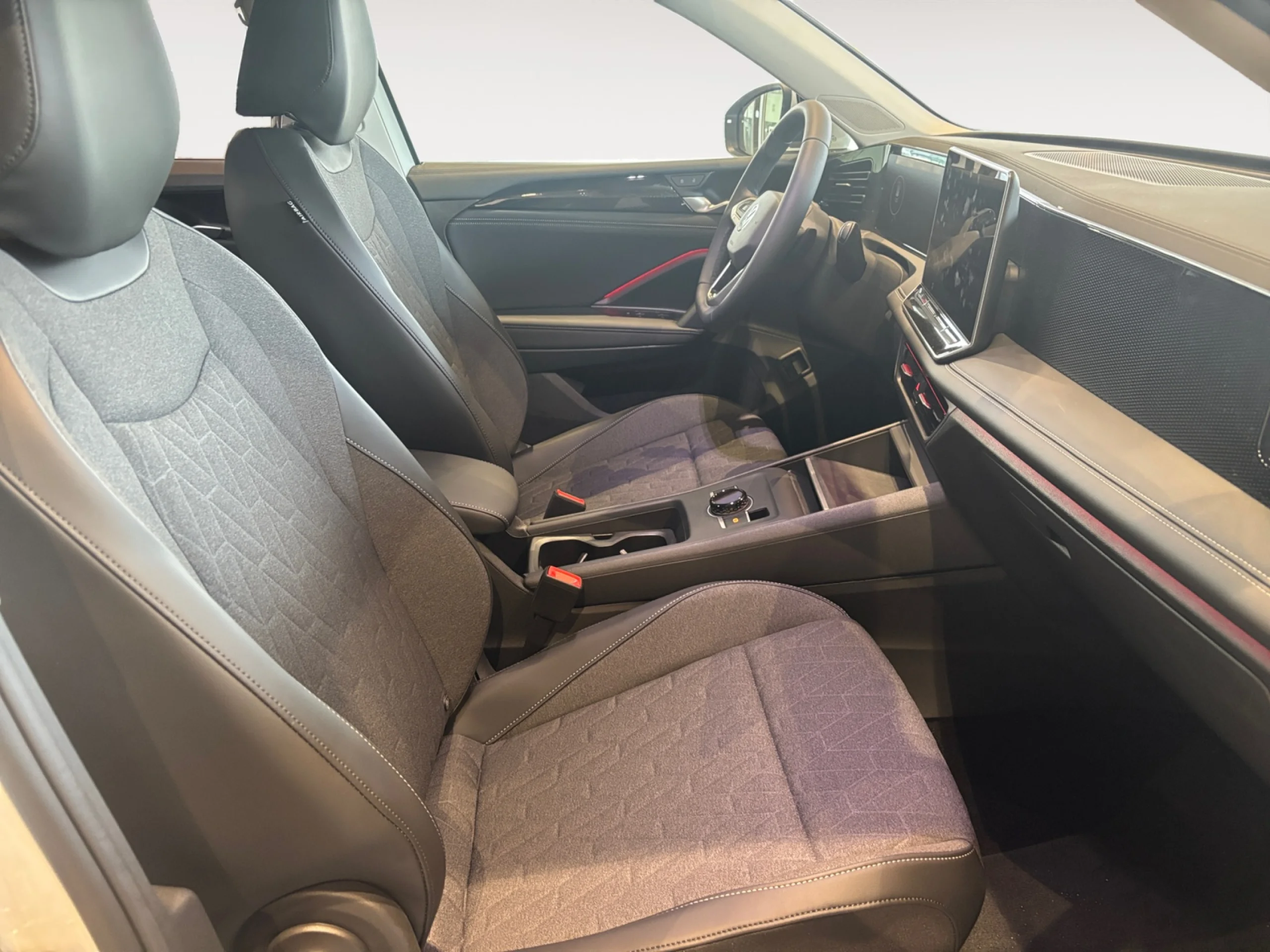 VOLKSWAGEN TIGUAN TIGUAN M S 1.5 TSI EHYBRID 110 KW (150 CV) / 85 KW (115 CV)  AUTOM TICO DSG 6 VEL. - Foto 5