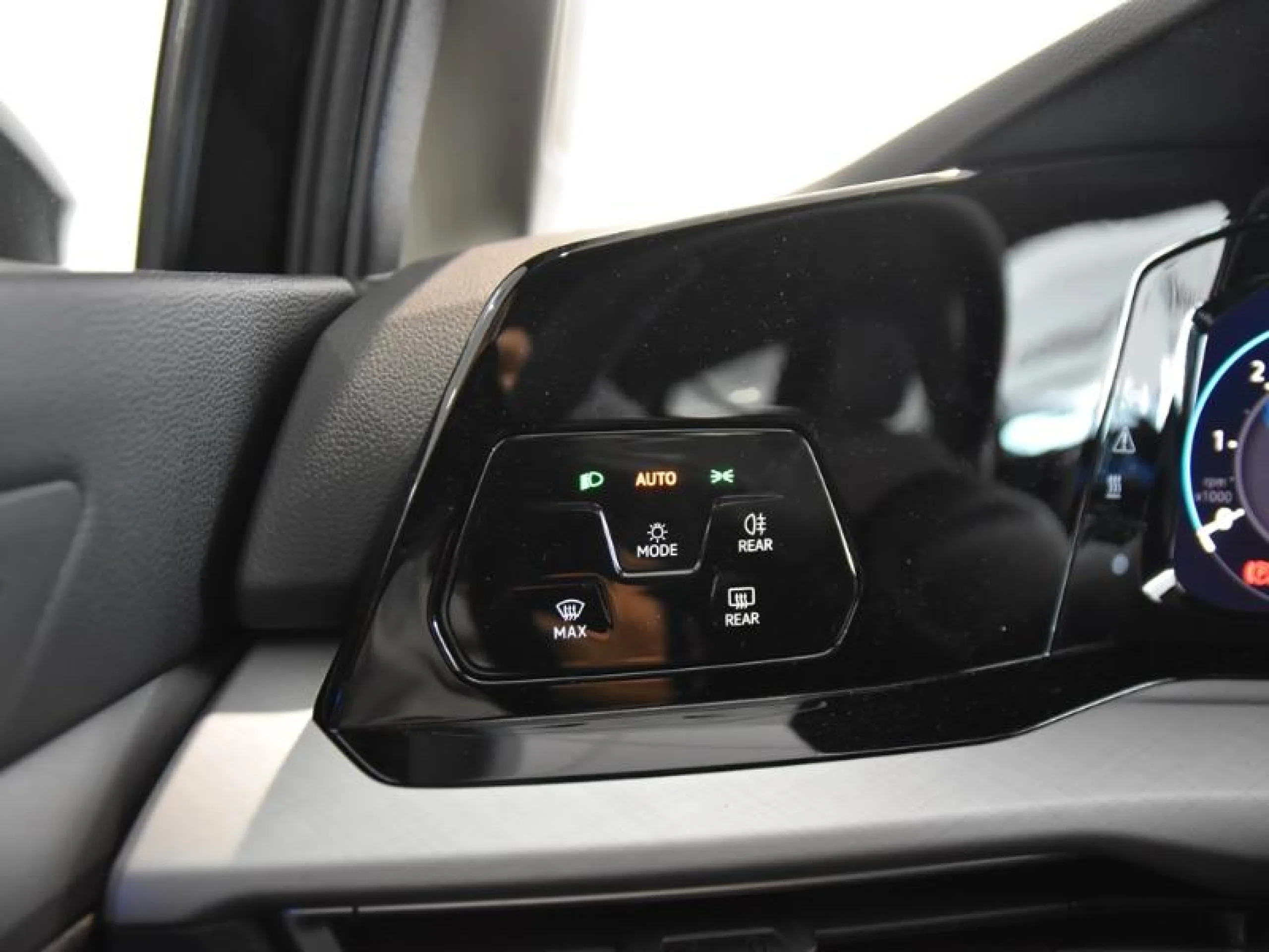 VOLKSWAGEN GOLF LIFE 1.5 TSI 96KW (130CV) - Foto 14