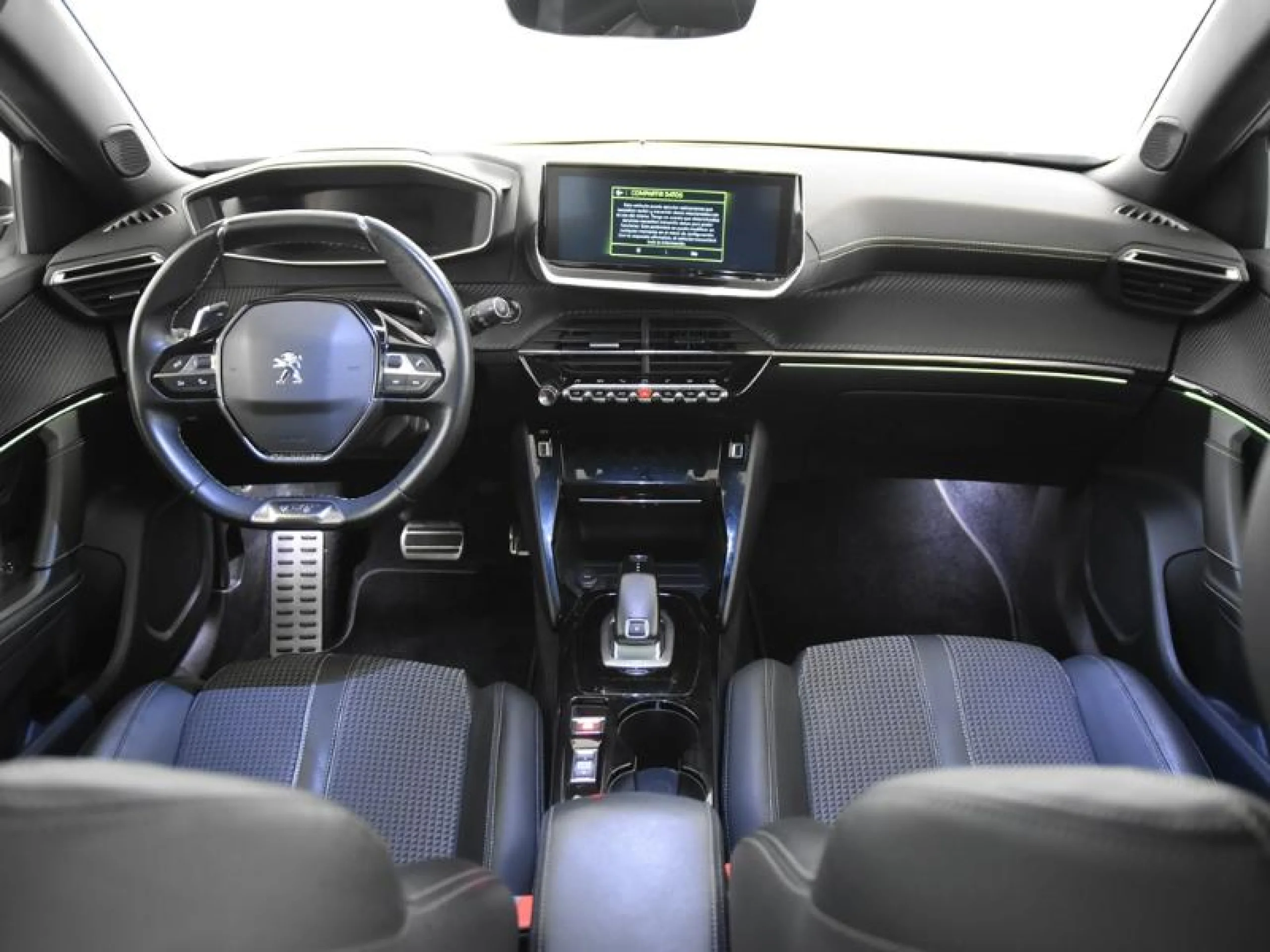 PEUGEOT 2008 GT BLUEHDI 130 S&S EAT8 - Foto 4