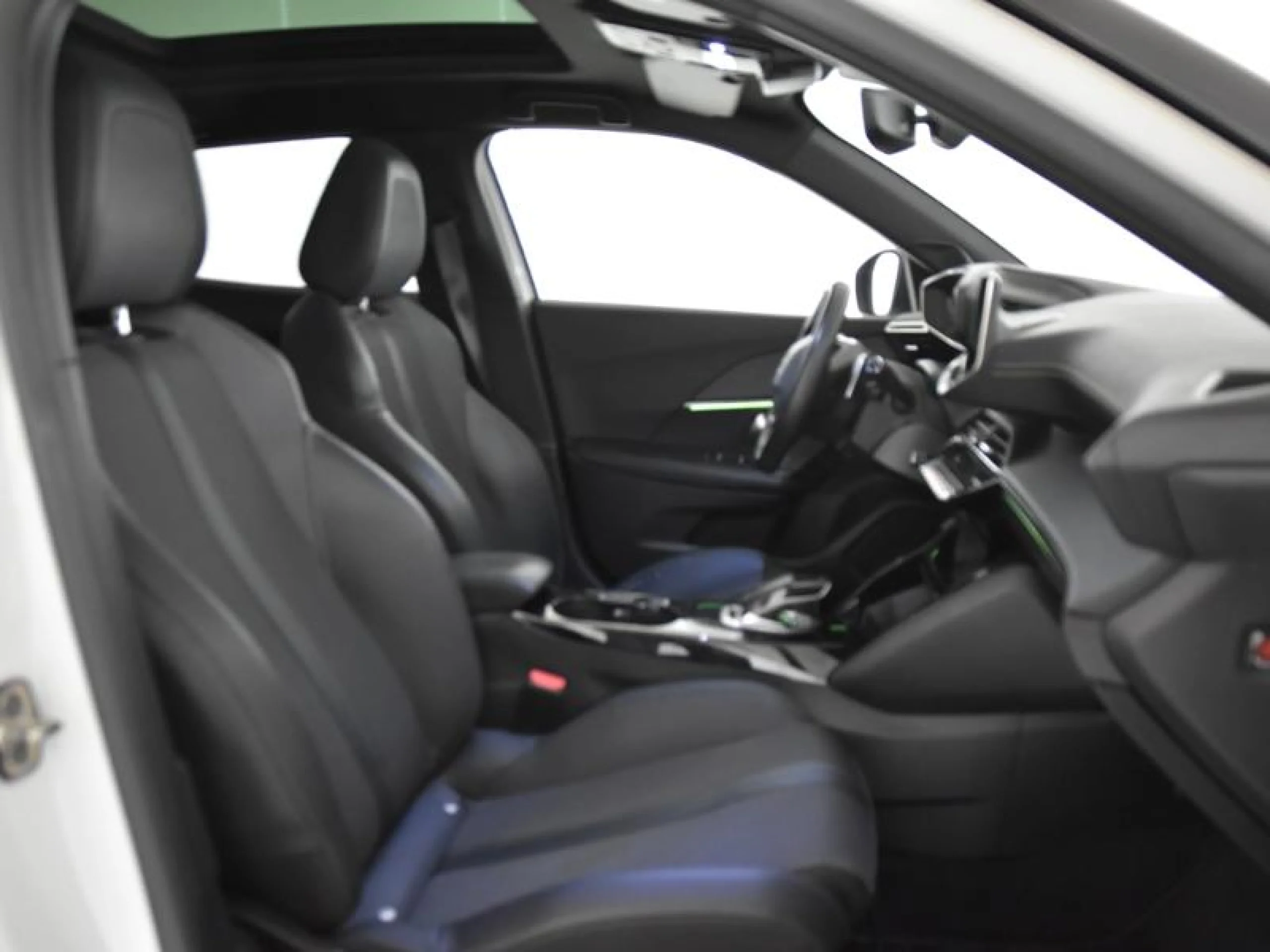 PEUGEOT 2008 GT BLUEHDI 130 S&S EAT8 - Foto 5