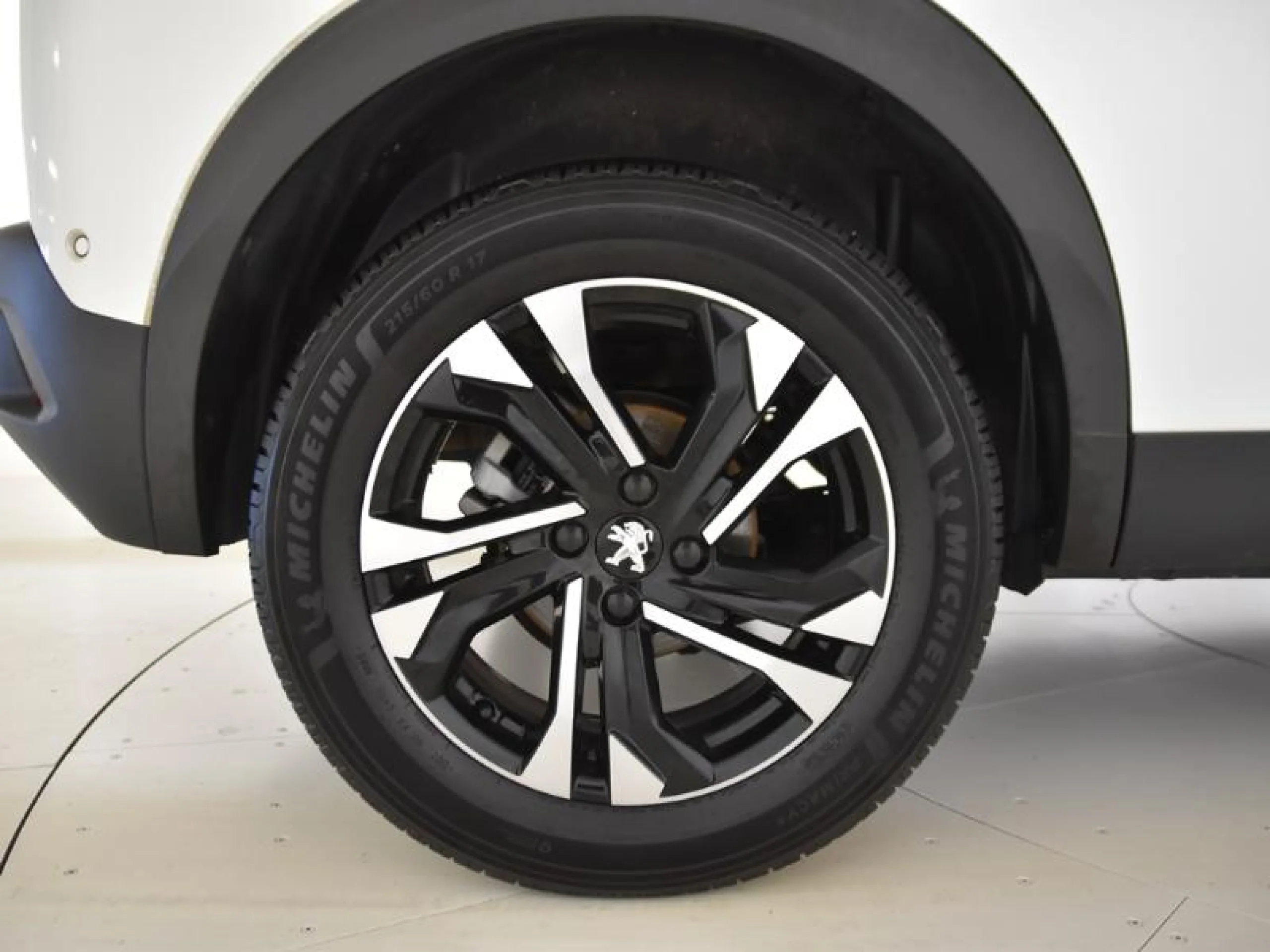 PEUGEOT 2008 GT BLUEHDI 130 S&S EAT8 - Foto 8