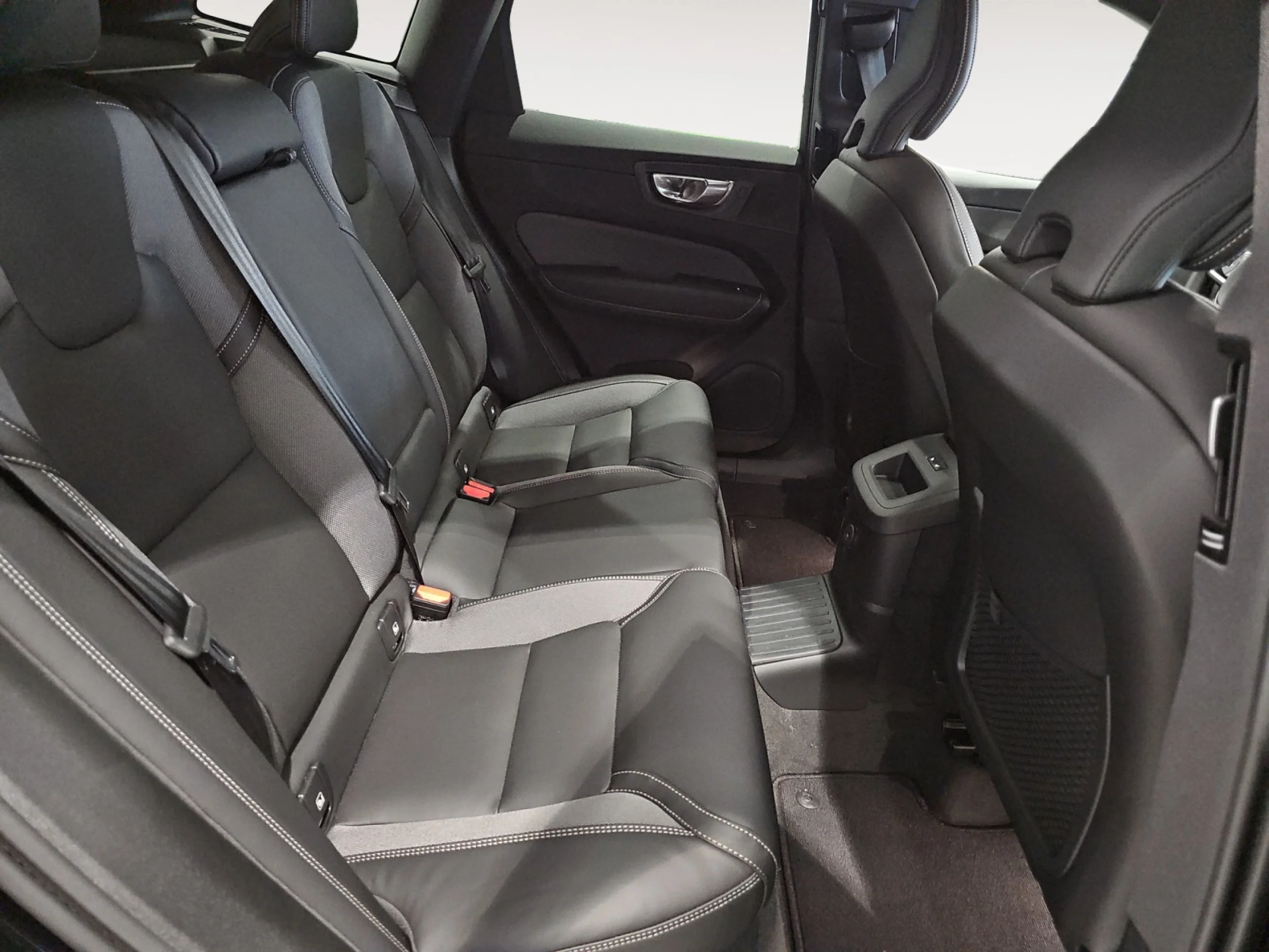 VOLVO XC60 2.0 T6 AWD RECHARGE ULTRA DARK AUTO - Foto 6