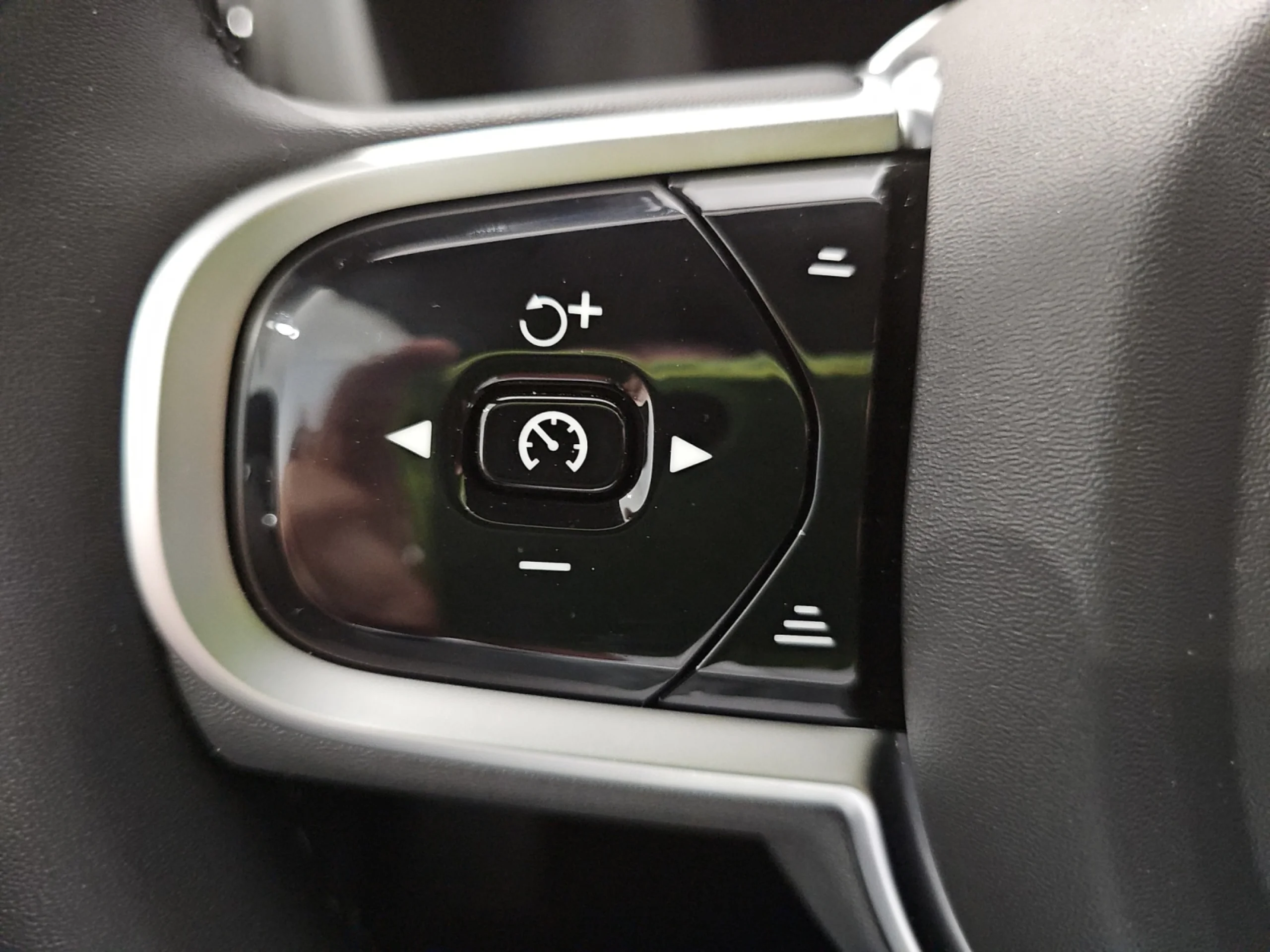 VOLVO XC60 2.0 T6 AWD RECHARGE ULTRA DARK AUTO - Foto 12