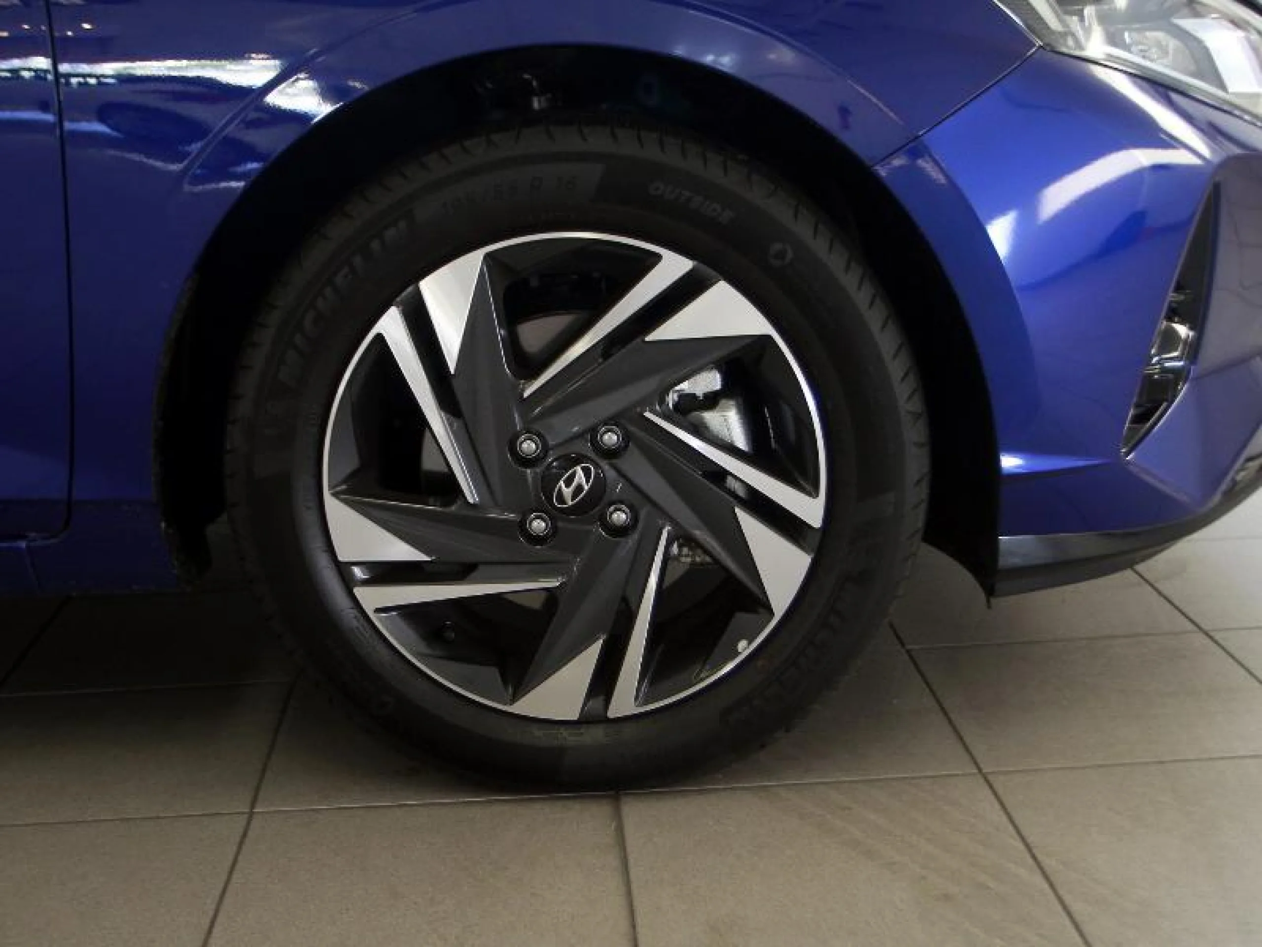 HYUNDAI I20 1.0 TGDI 74KW (100CV) KLASS - Foto 4