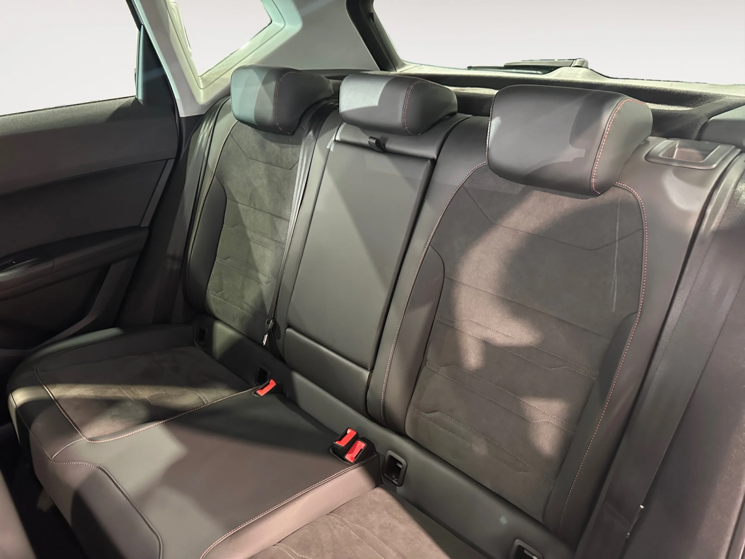 SEAT ATECA 1.5 TSI 110KW DSG FR SPECIAL EDITION - Foto 6