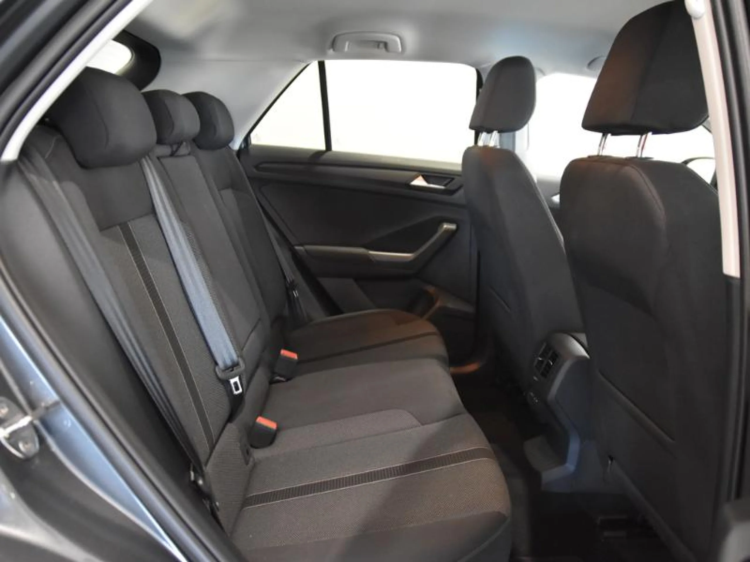 VOLKSWAGEN T ROC DARK 2.0 TDI 110KW (150CV) - Foto 6