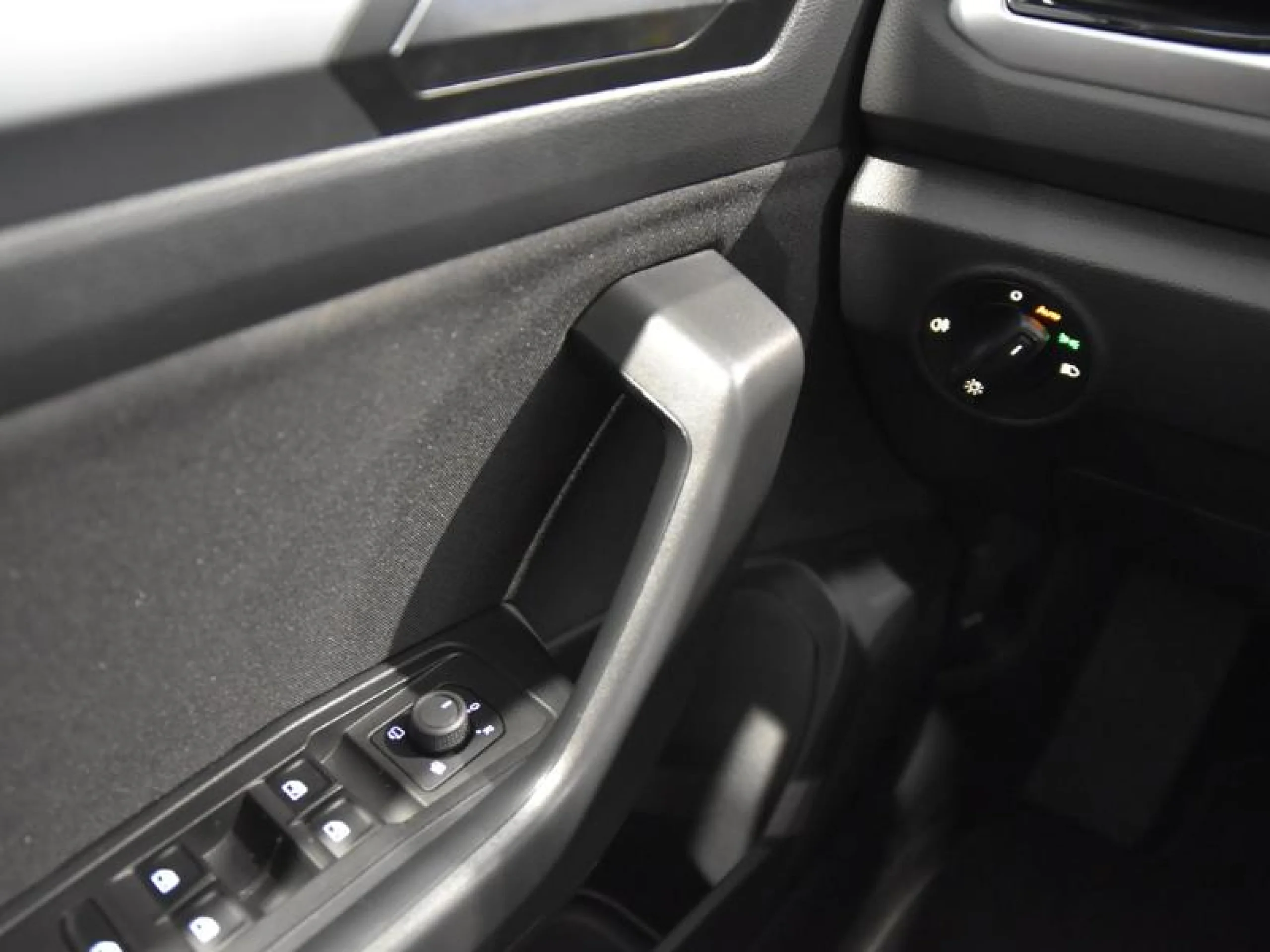 VOLKSWAGEN T ROC DARK 2.0 TDI 110KW (150CV) - Foto 16