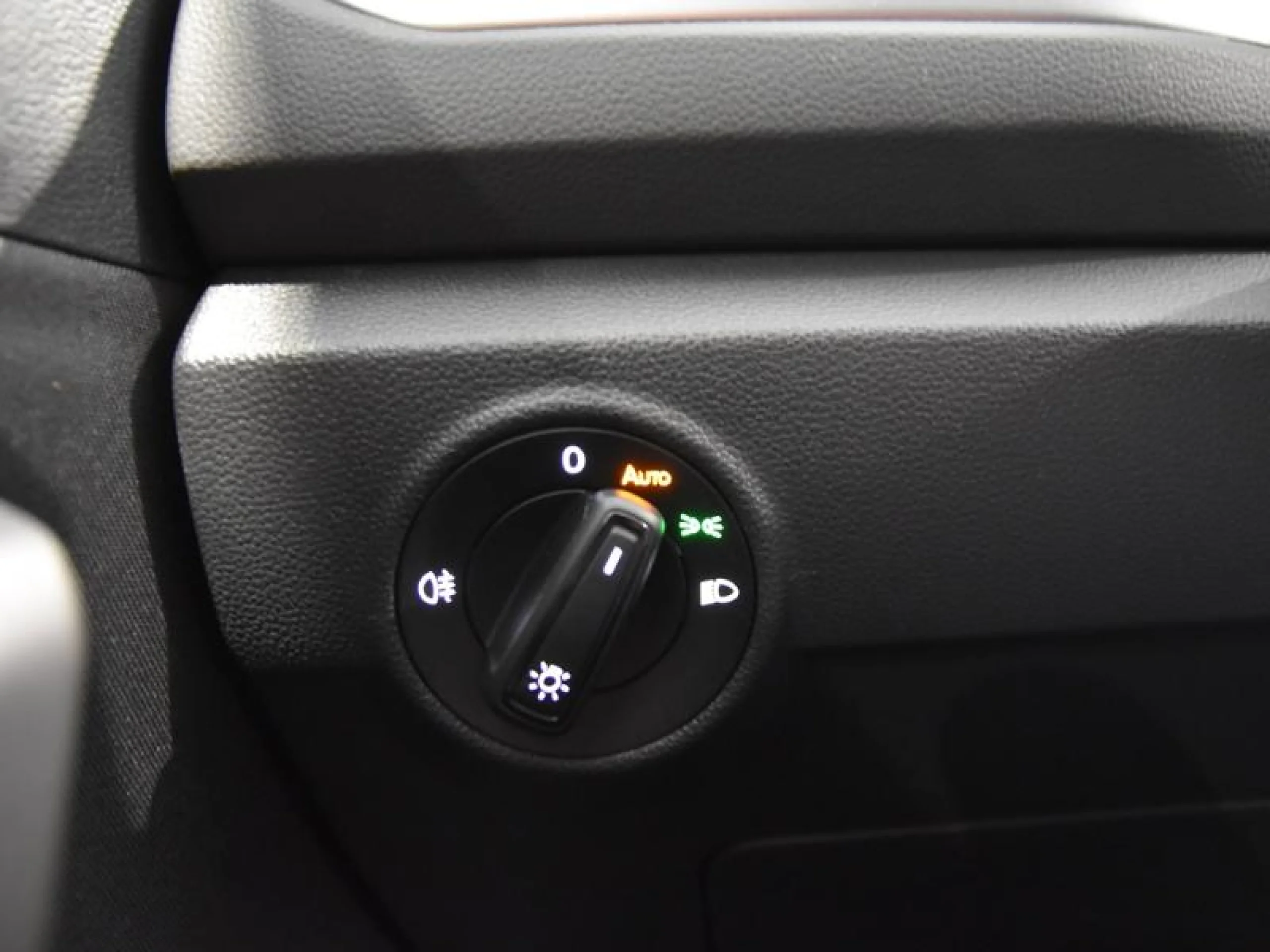 VOLKSWAGEN T ROC DARK 2.0 TDI 110KW (150CV) - Foto 17