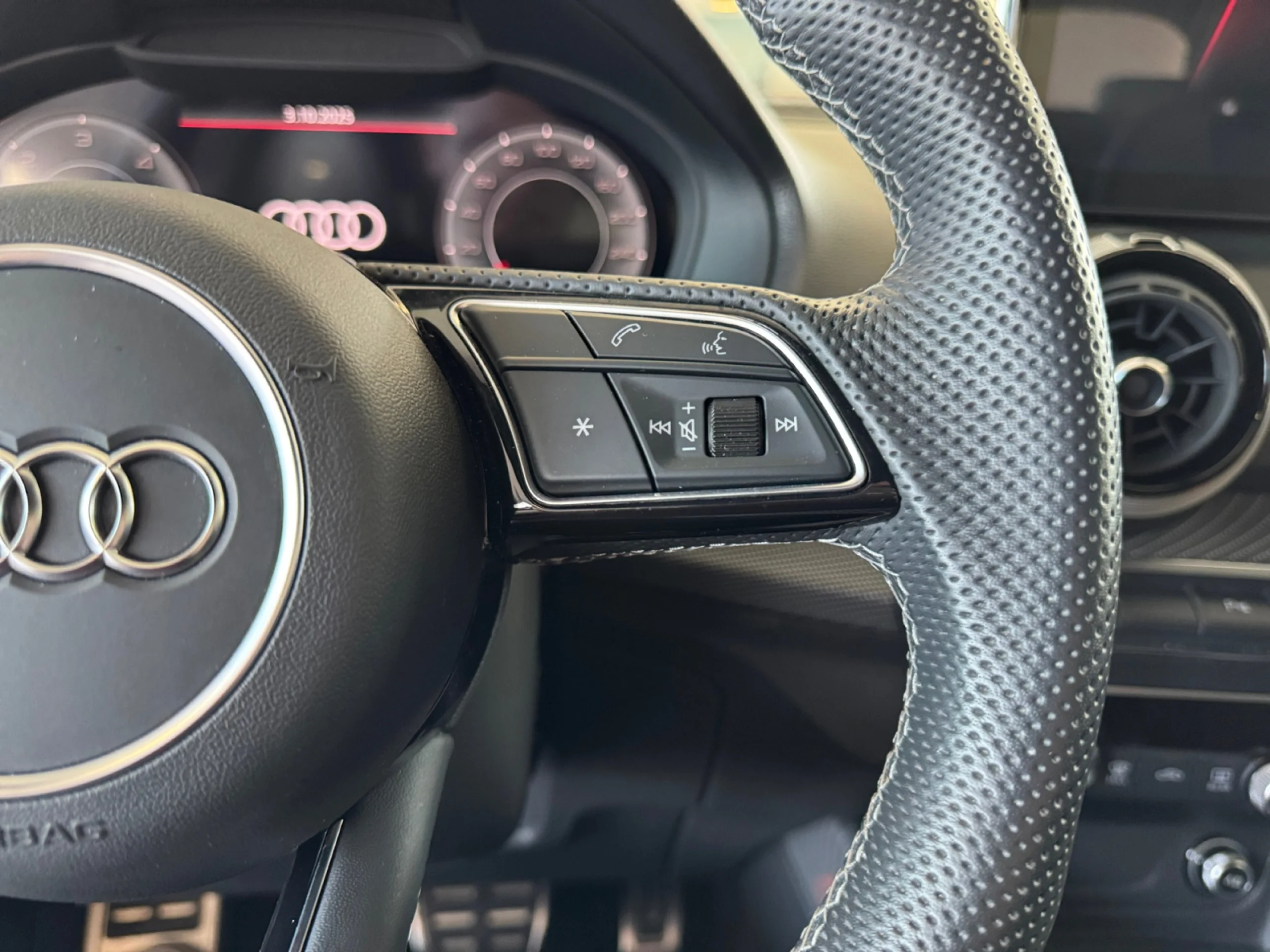 AUDI Q2 ADRENALIN 35 TDI 110KW (150CV) S TRONIC - Foto 13