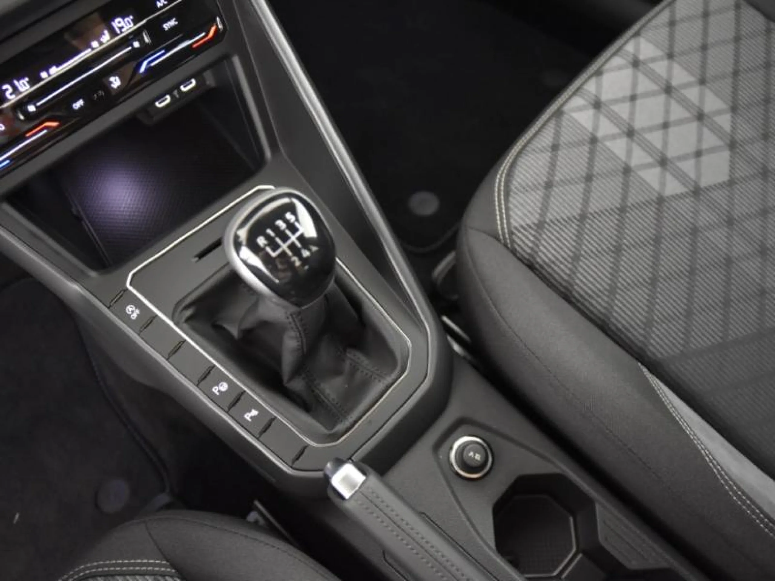 VOLKSWAGEN POLO R LINE 1.0 TSI 70KW (95CV) - Foto 10