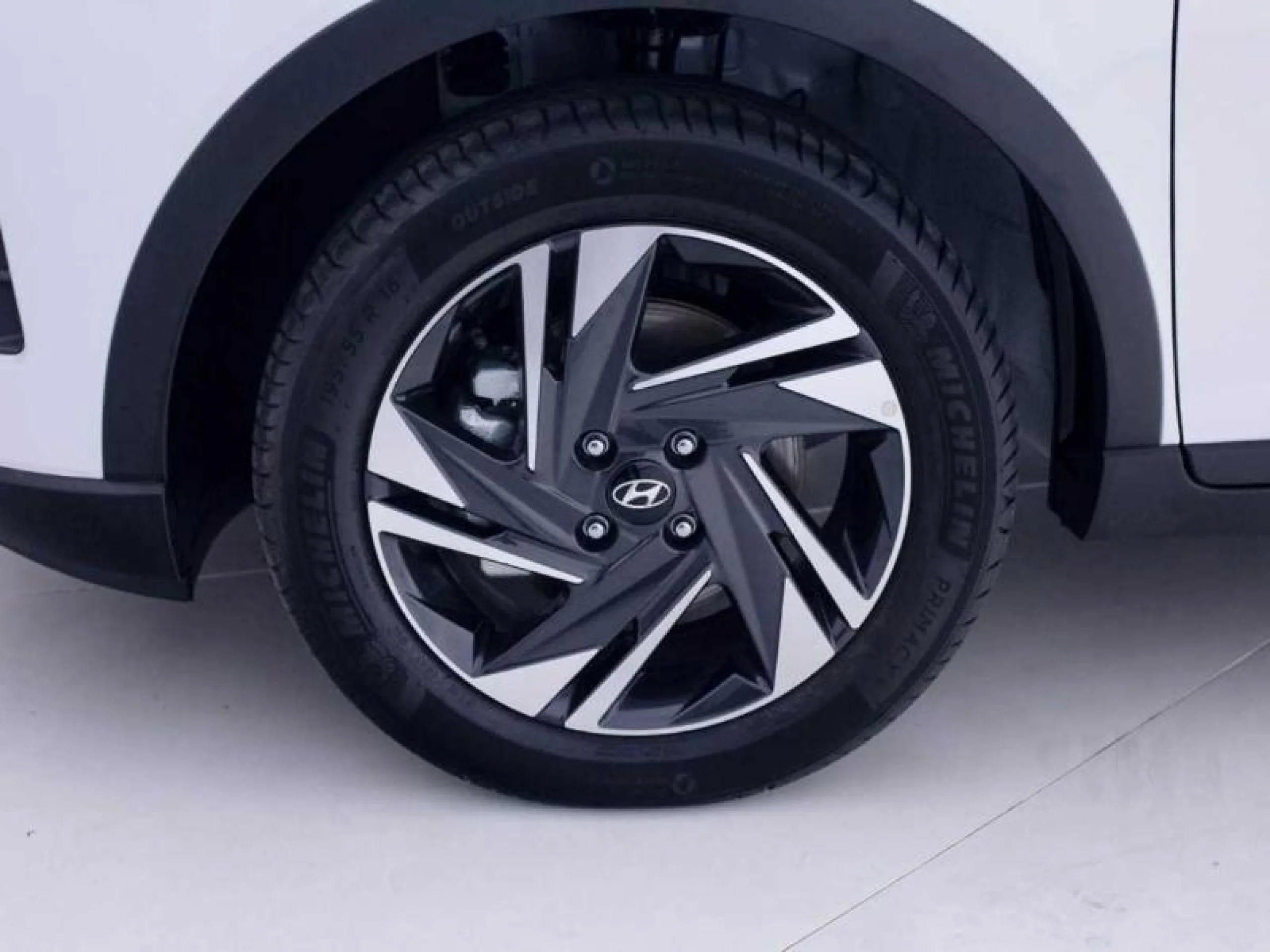 HYUNDAI BAYON 1.0 TGDI 74KW (100CV) 48V MAXX - Foto 14
