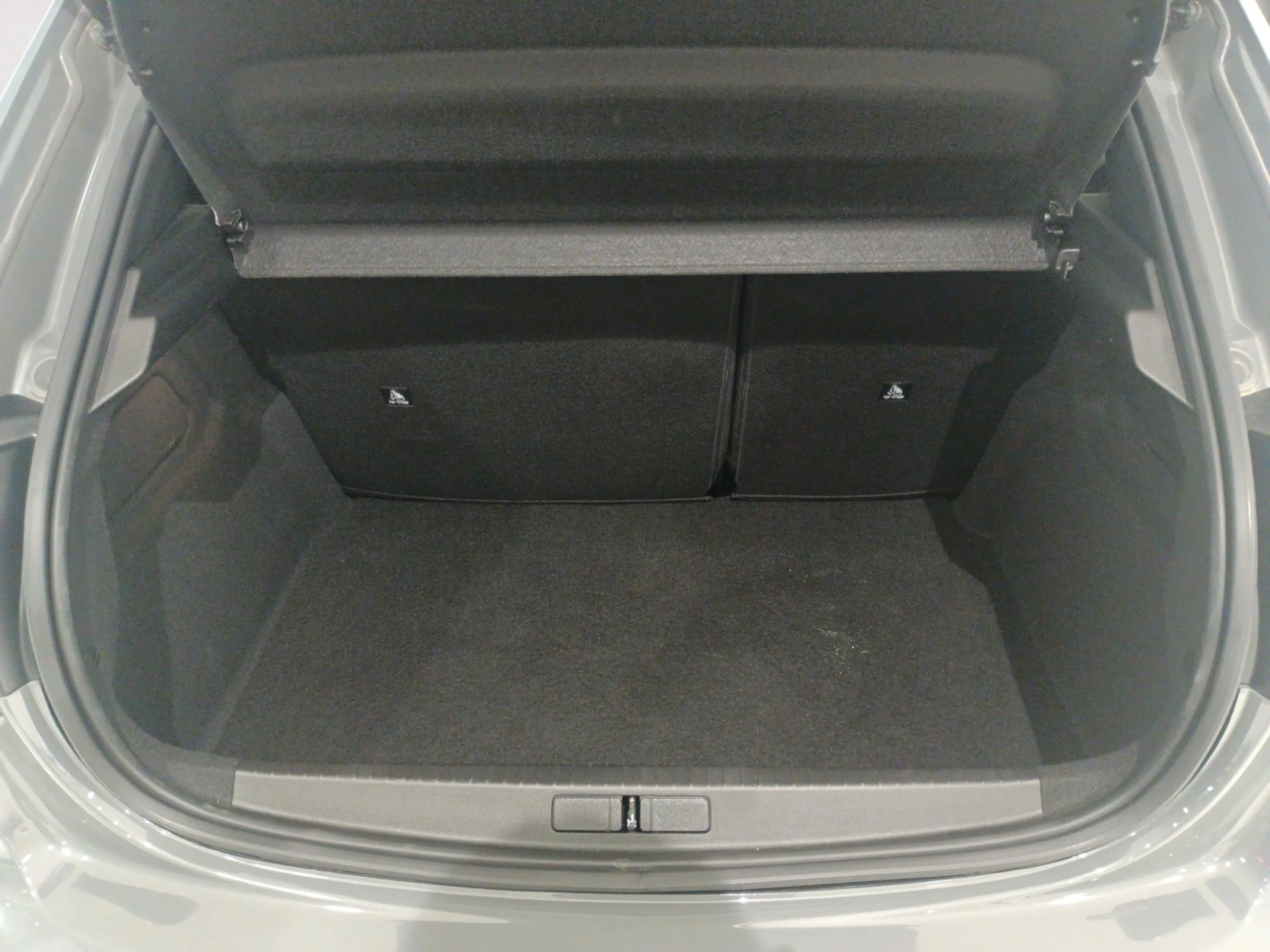 PEUGEOT 208 ALLURE HYBRID 110 EDCS6 - Foto 8