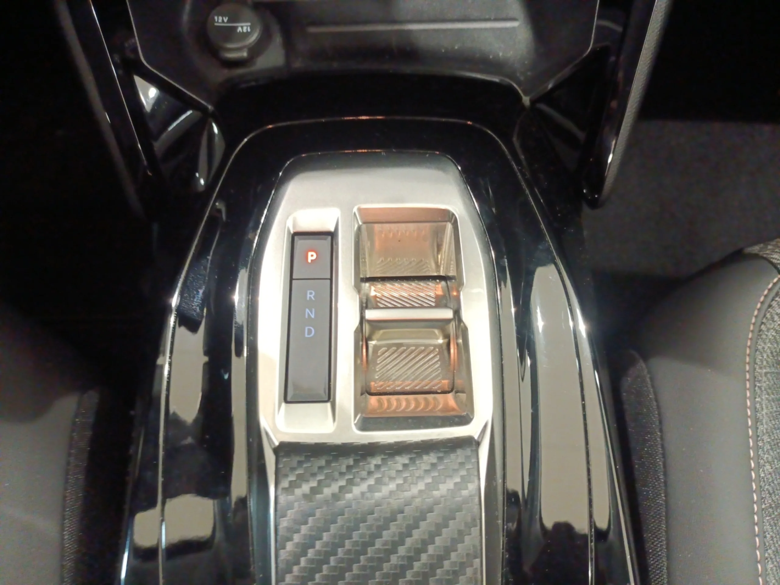 PEUGEOT 208 ALLURE HYBRID 110 EDCS6 - Foto 10