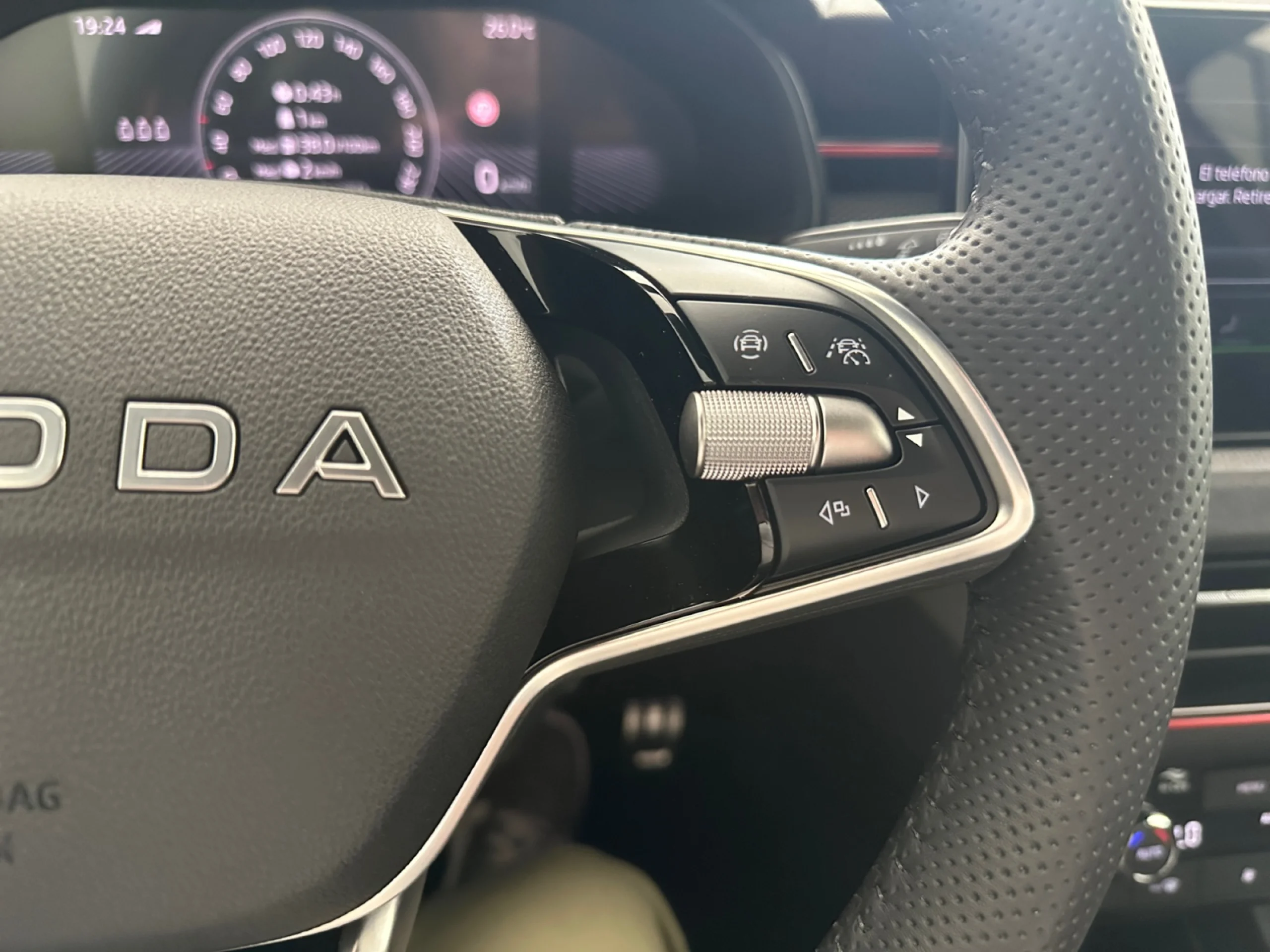 SKODA KAMIQ 1.0 TSI 85KW (115CV) PLUS - Foto 10