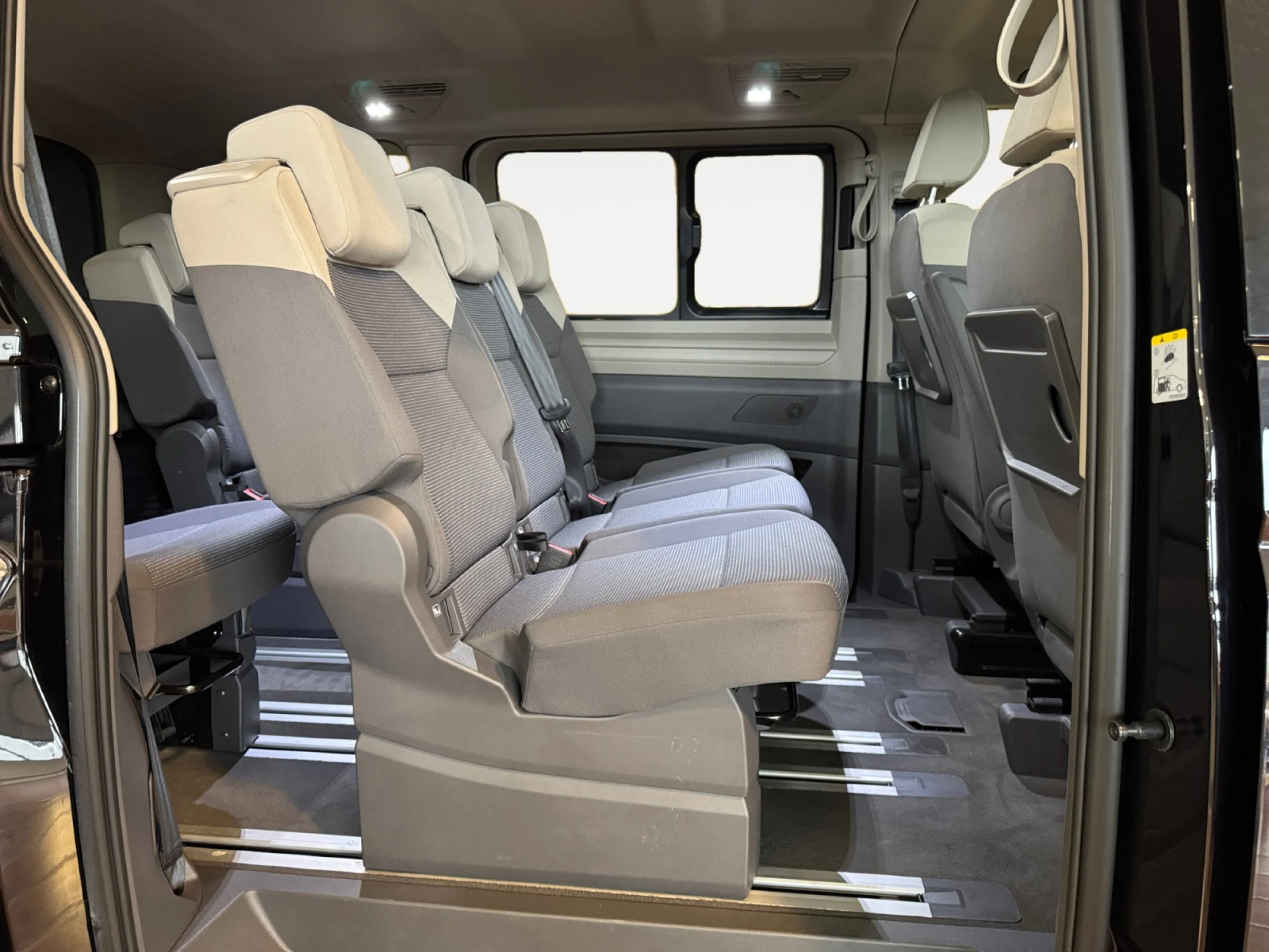 VOLKSWAGEN Multivan 2.0 TDI 110KW (150CV) DSG B.CORTA - Foto 6