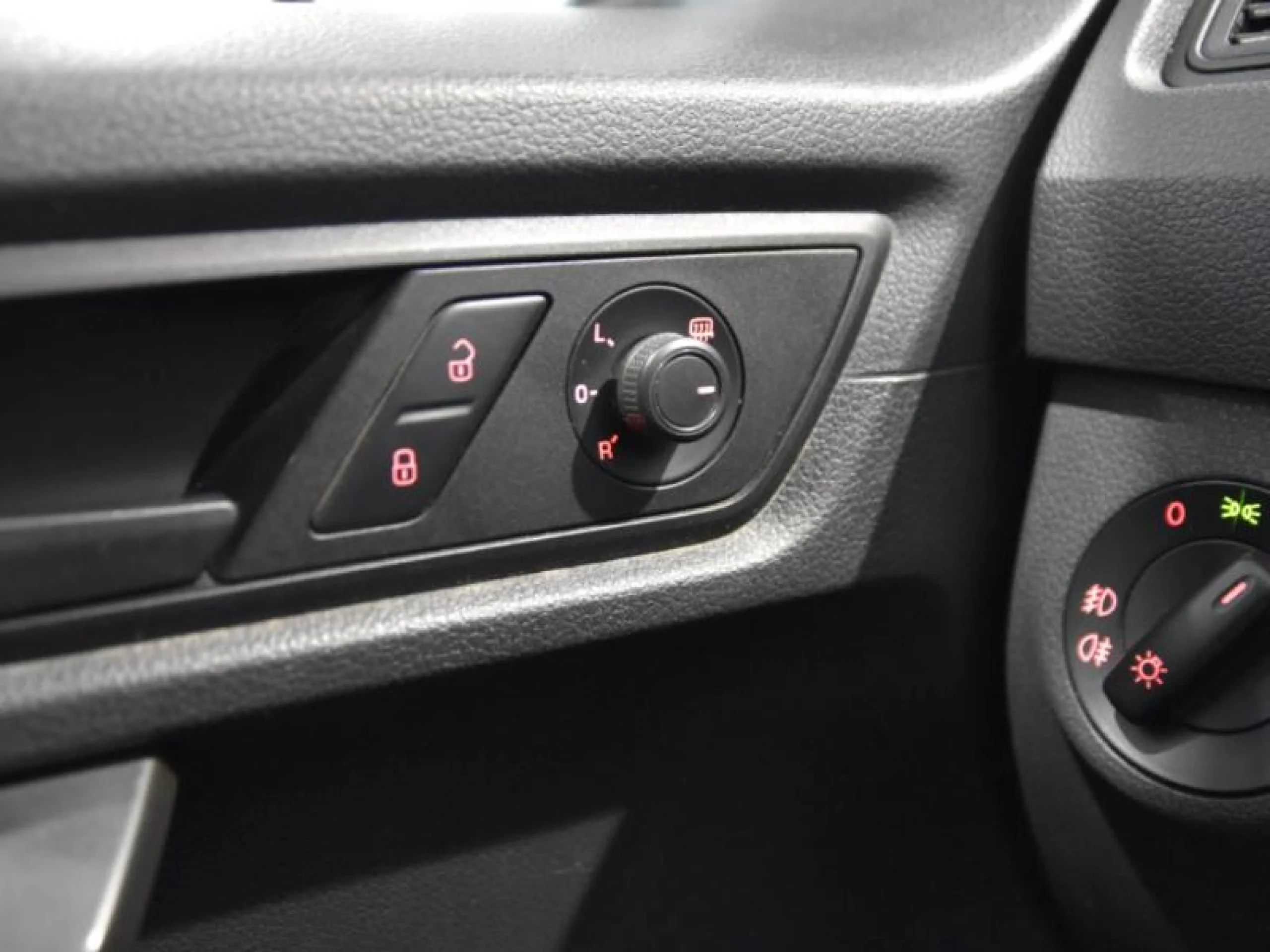 VOLKSWAGEN CADDY 2.0 TDI KOMBI 75 KW - Foto 18