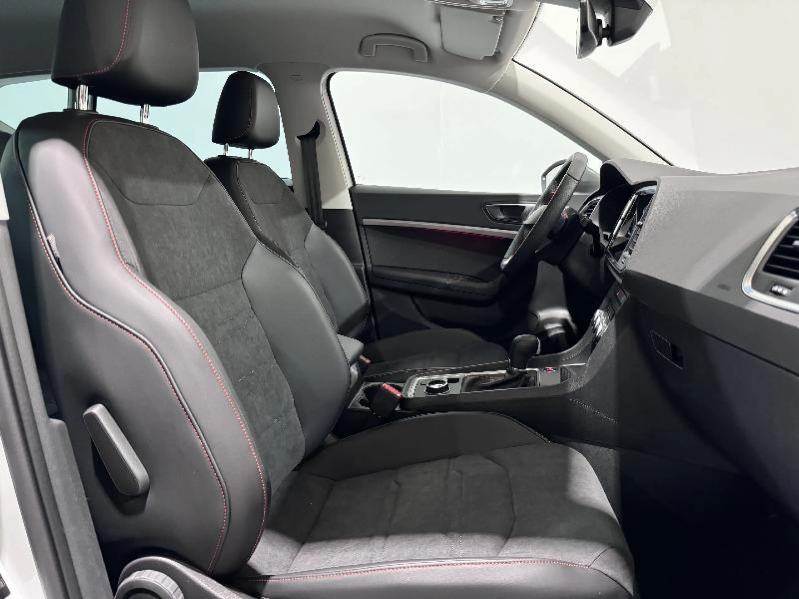 SEAT ATECA 1.5 TSI 110KW DSG FR SPECIAL EDITION - Foto 4