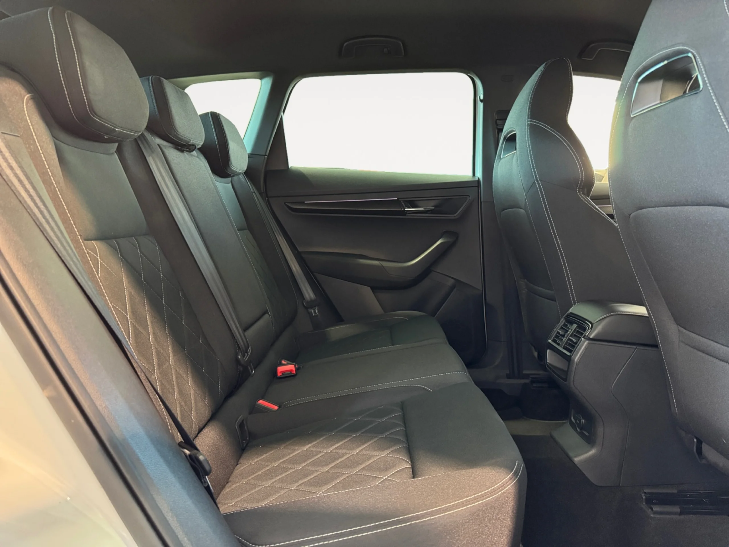 SKODA KAROQ 1.5 TSI 110KW (150CV) ACT SPORTLINE - Foto 6