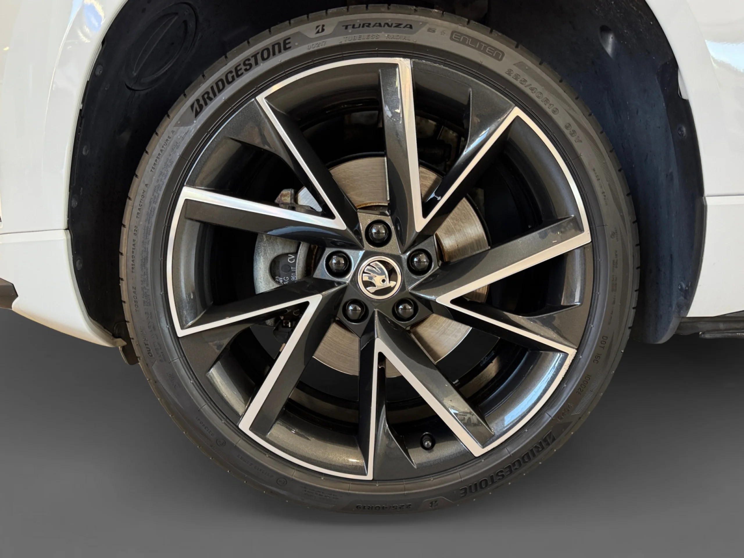 SKODA KAROQ 1.5 TSI 110KW (150CV) ACT SPORTLINE - Foto 8